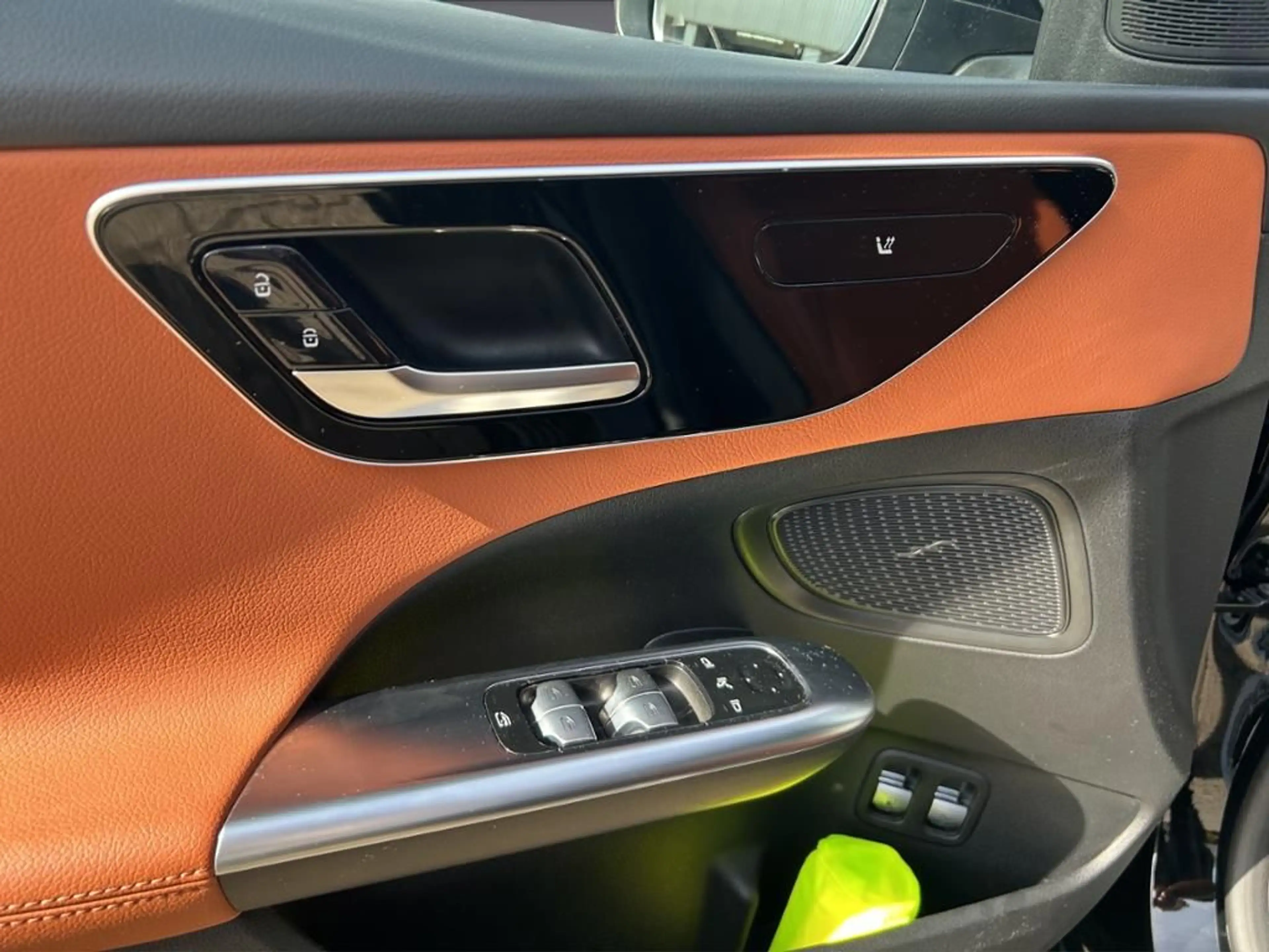 Mercedes-Benz C 300 e T *AHK*DISTRONIC*360°*LED* — photo 7