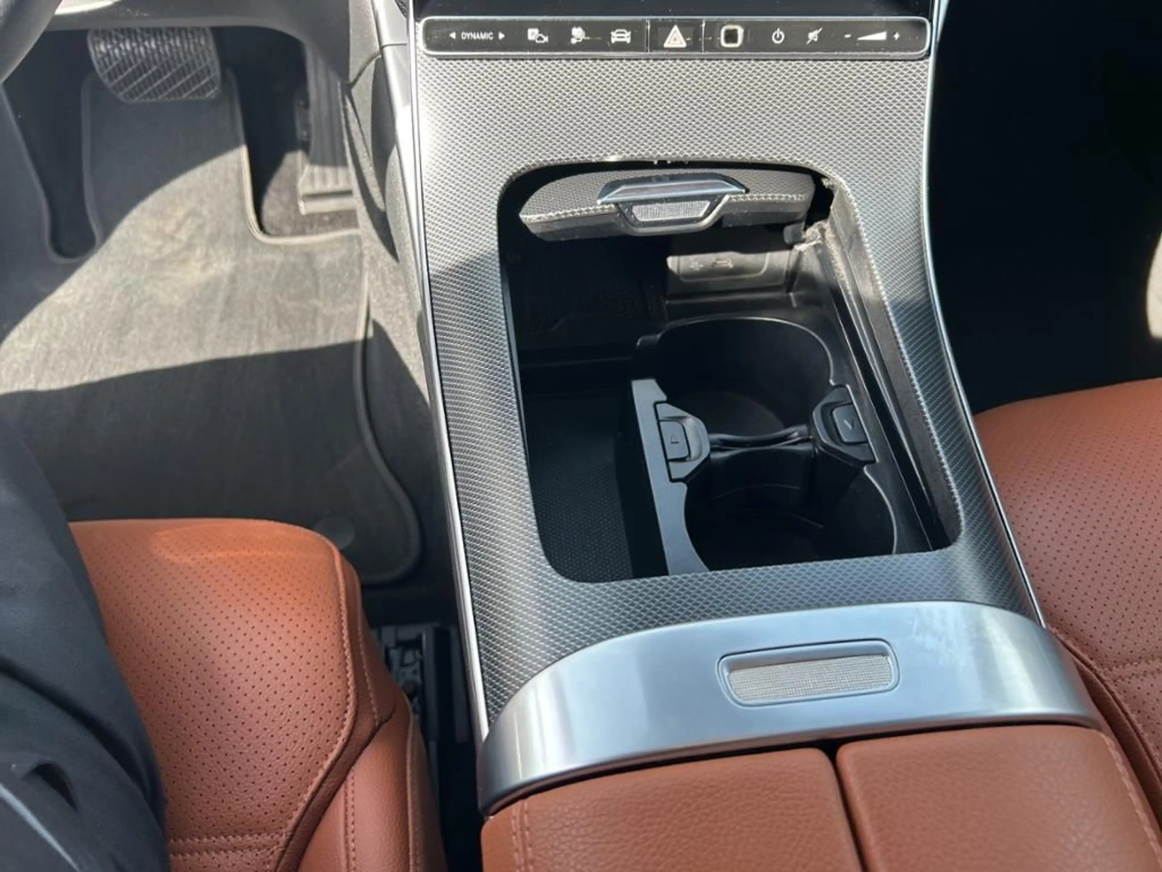 Mercedes-Benz C 300 e T *AHK*DISTRONIC*360°*LED* — photo 10