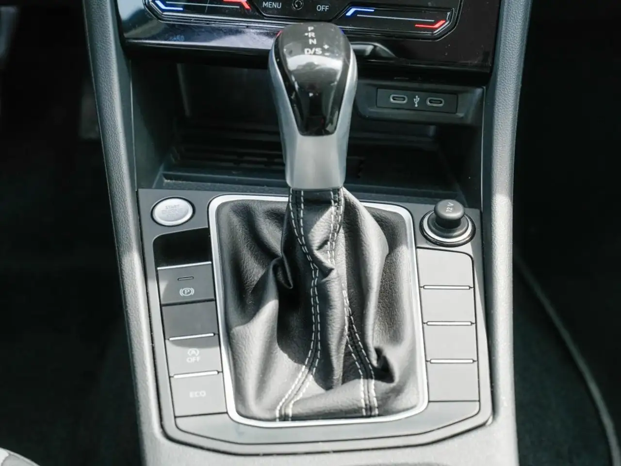 Volkswagen Jetta снимка Volkswagen Jetta