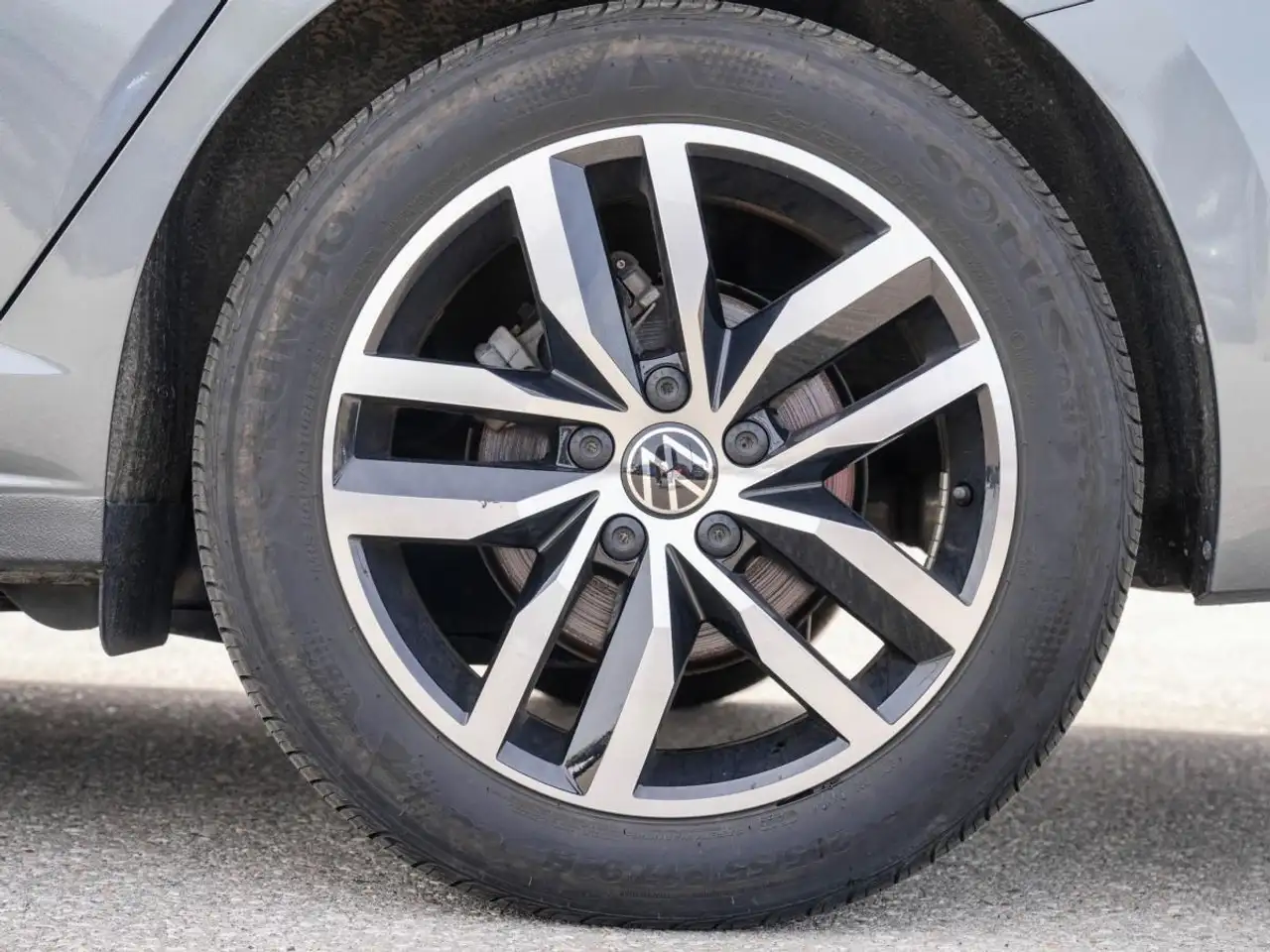 Volkswagen Jetta снимка Volkswagen Jetta