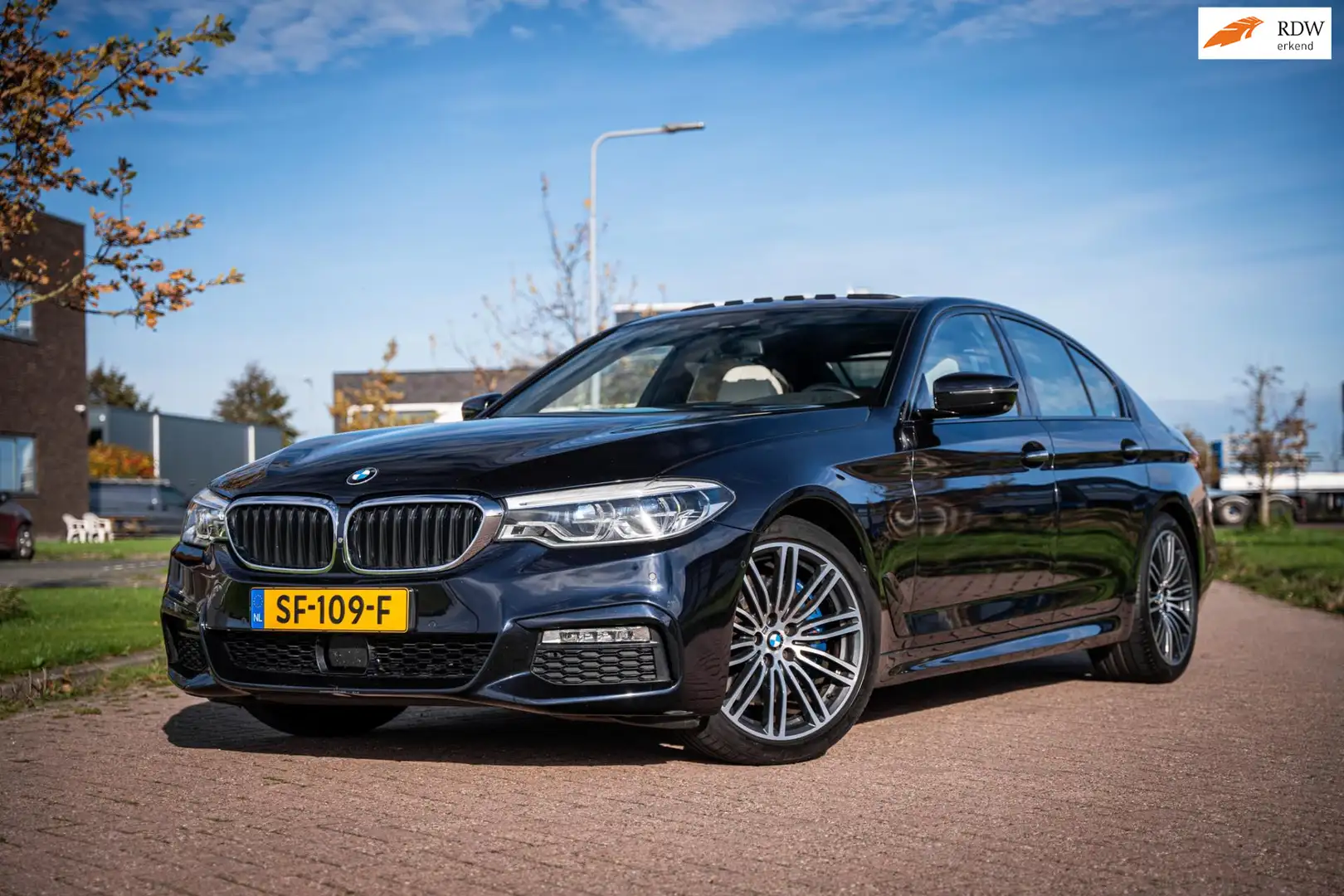 BMW 530 5-serie BMW 530i High Executive M Sport Individual Zwart - 1