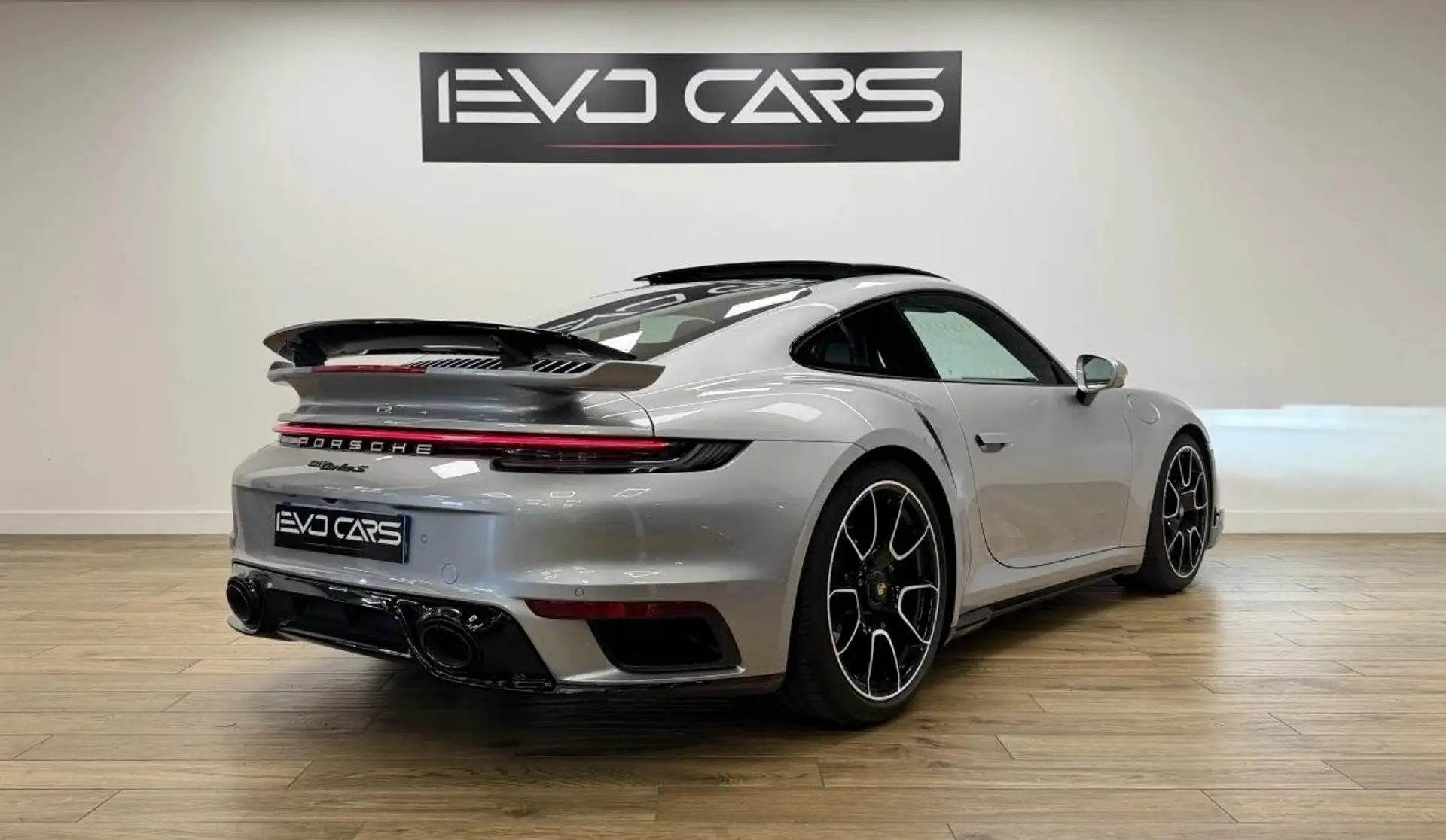 포르쉐 911 Turbo S Coupe 2024 회색 사진 2