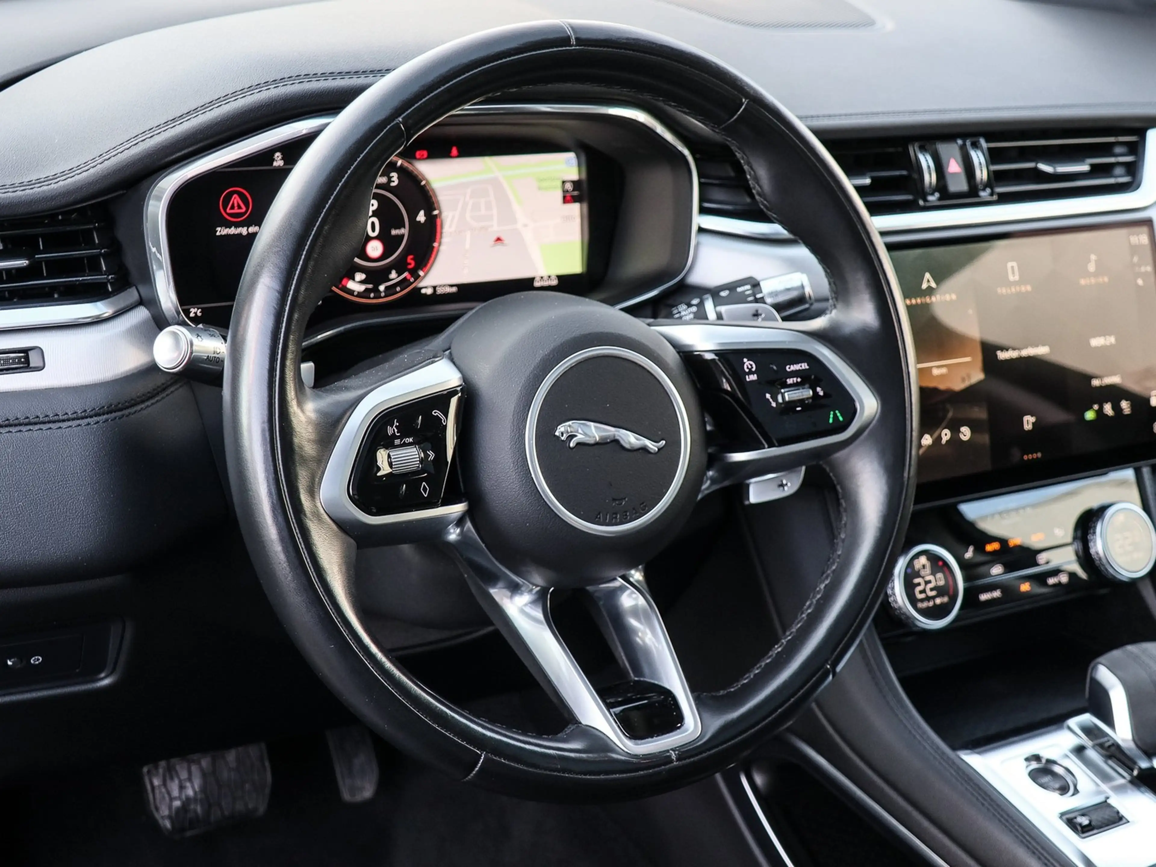 Jaguar F-Pace D200 S AWD Schiebedach, el. AHK, 12,3" TFT Inst... — photo 8
