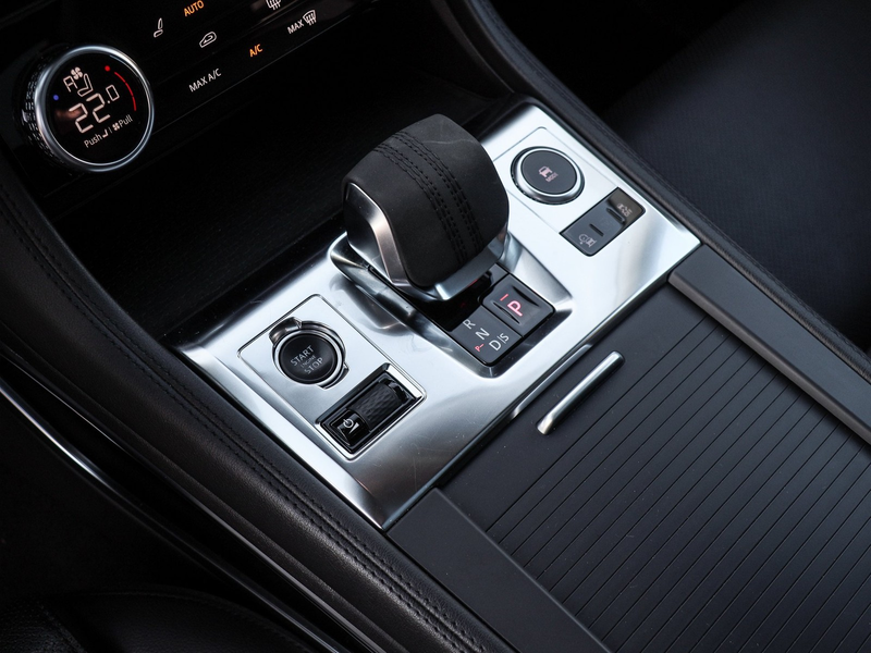 Jaguar F-Pace D200 S AWD Schiebedach, el. AHK, 12,3" TFT Inst... — photo 9