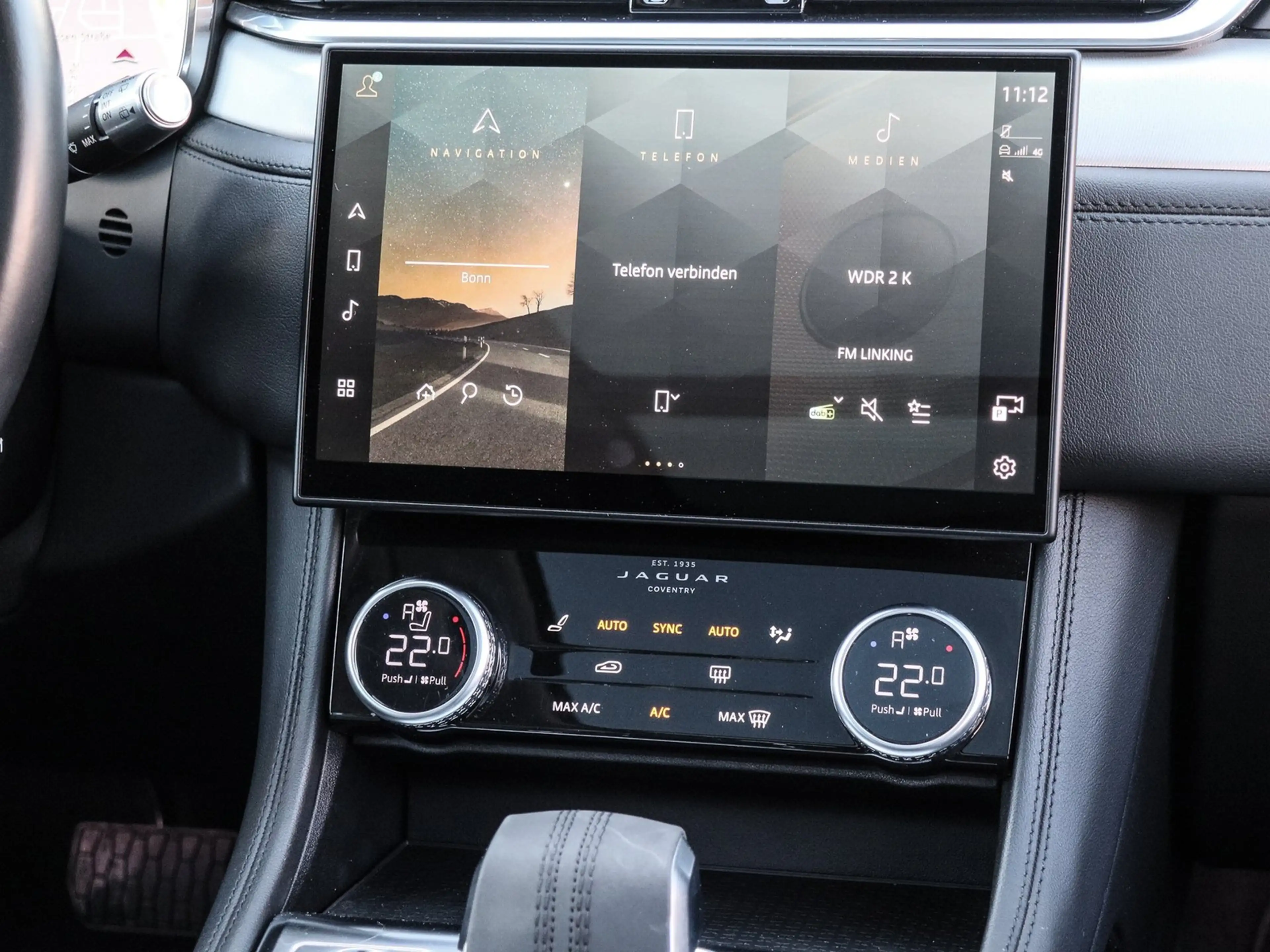 Jaguar F-Pace D200 S AWD Schiebedach, el. AHK, 12,3" TFT Inst... — photo 7