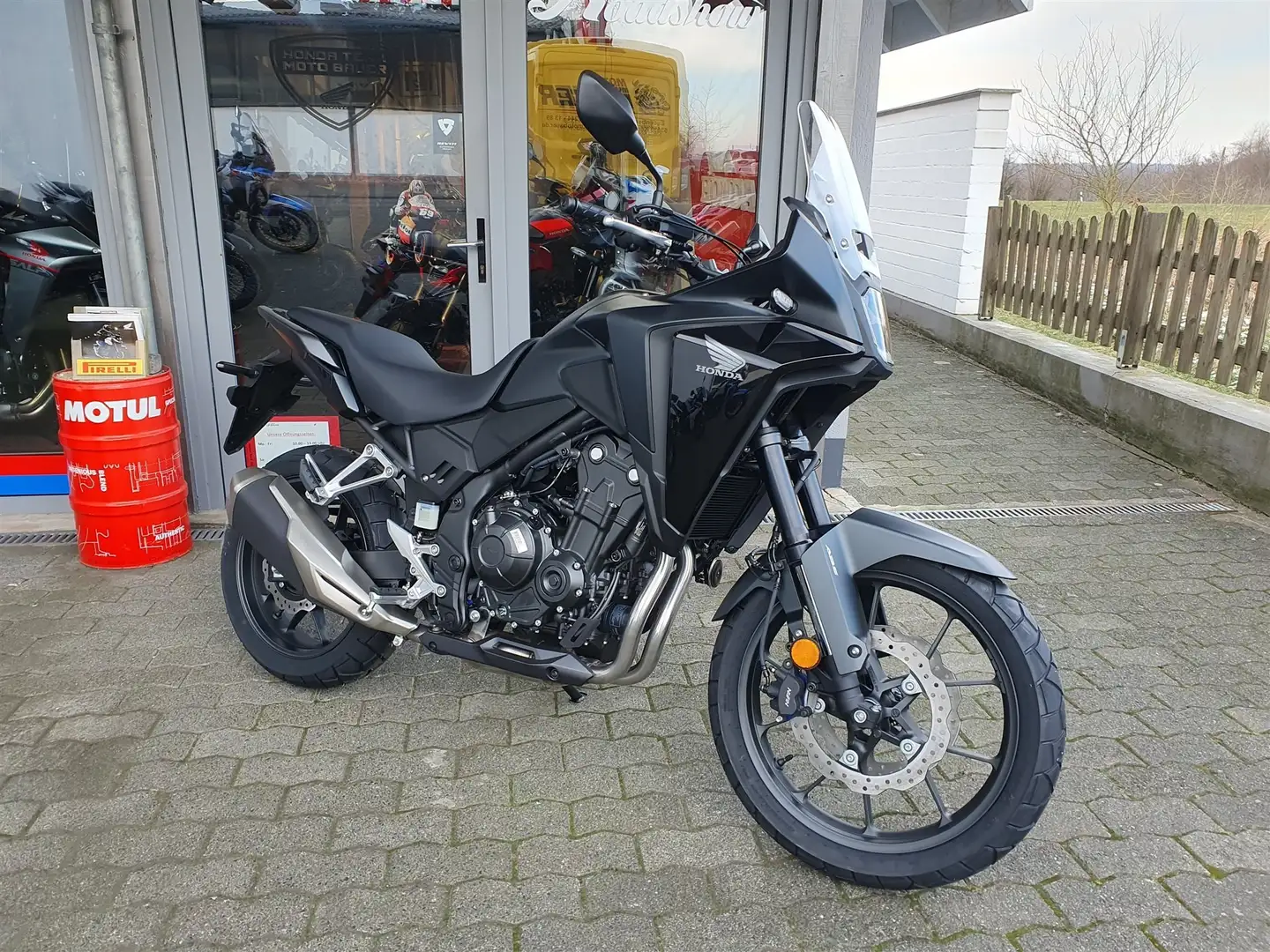 Honda NX 500 in schwarz auf Lager Noir - 1