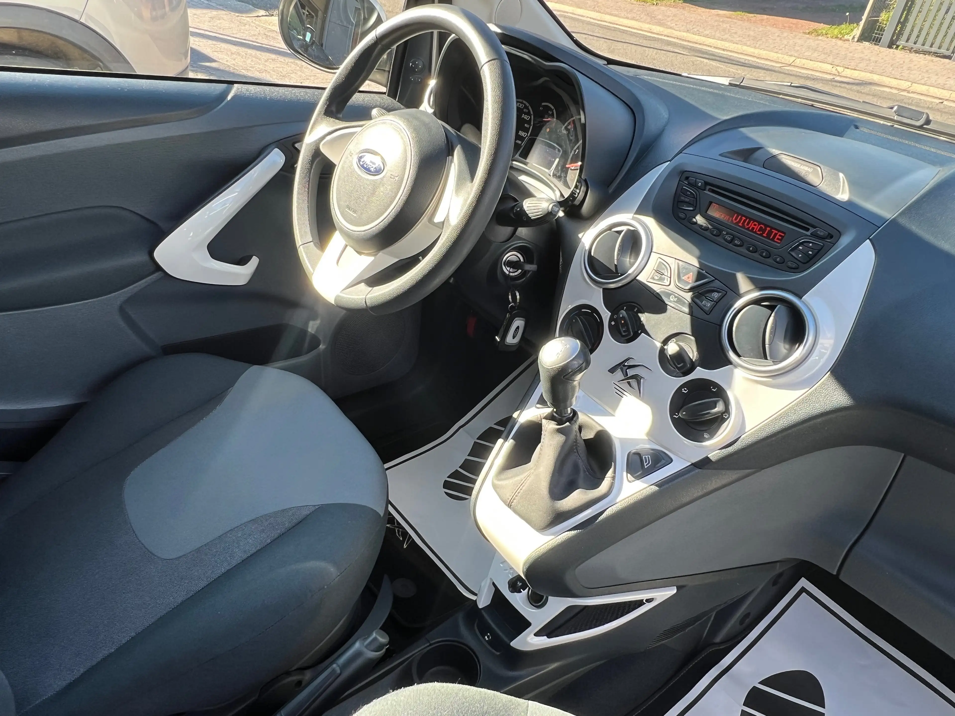 Ford Ka/Ka+ 1.2i* AC* 1PROP* 46000 KM* GARANTIE 12M !!! — photo 11