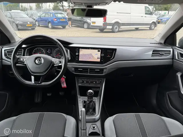 Volkswagen Polo view 2