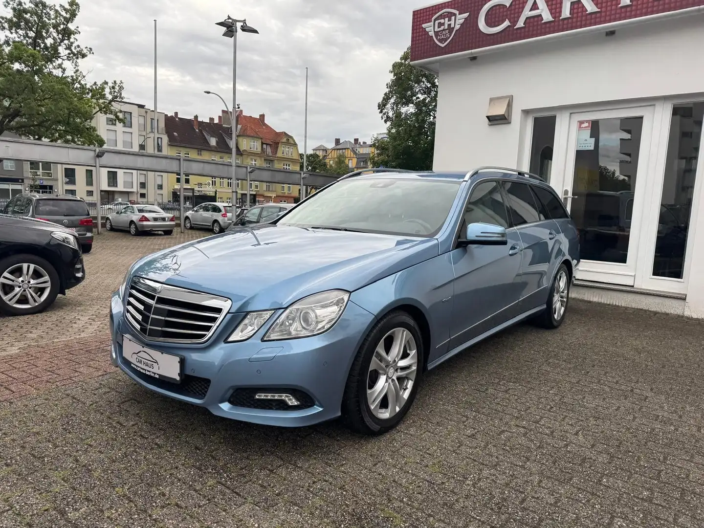 Mercedes-Benz E 350 CGI BlueEfficiency Avantgarde/DISTR/TOTW/M Azul - 2