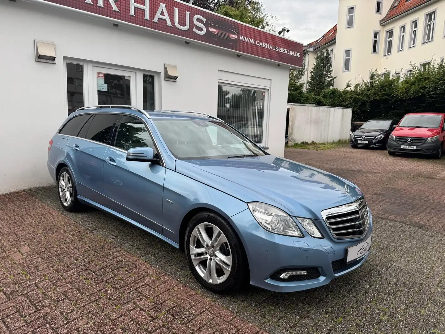 Mercedes-Benz E 350 CGI BlueEfficiency Avantgarde/DISTR/TOTW/M Azul - 1