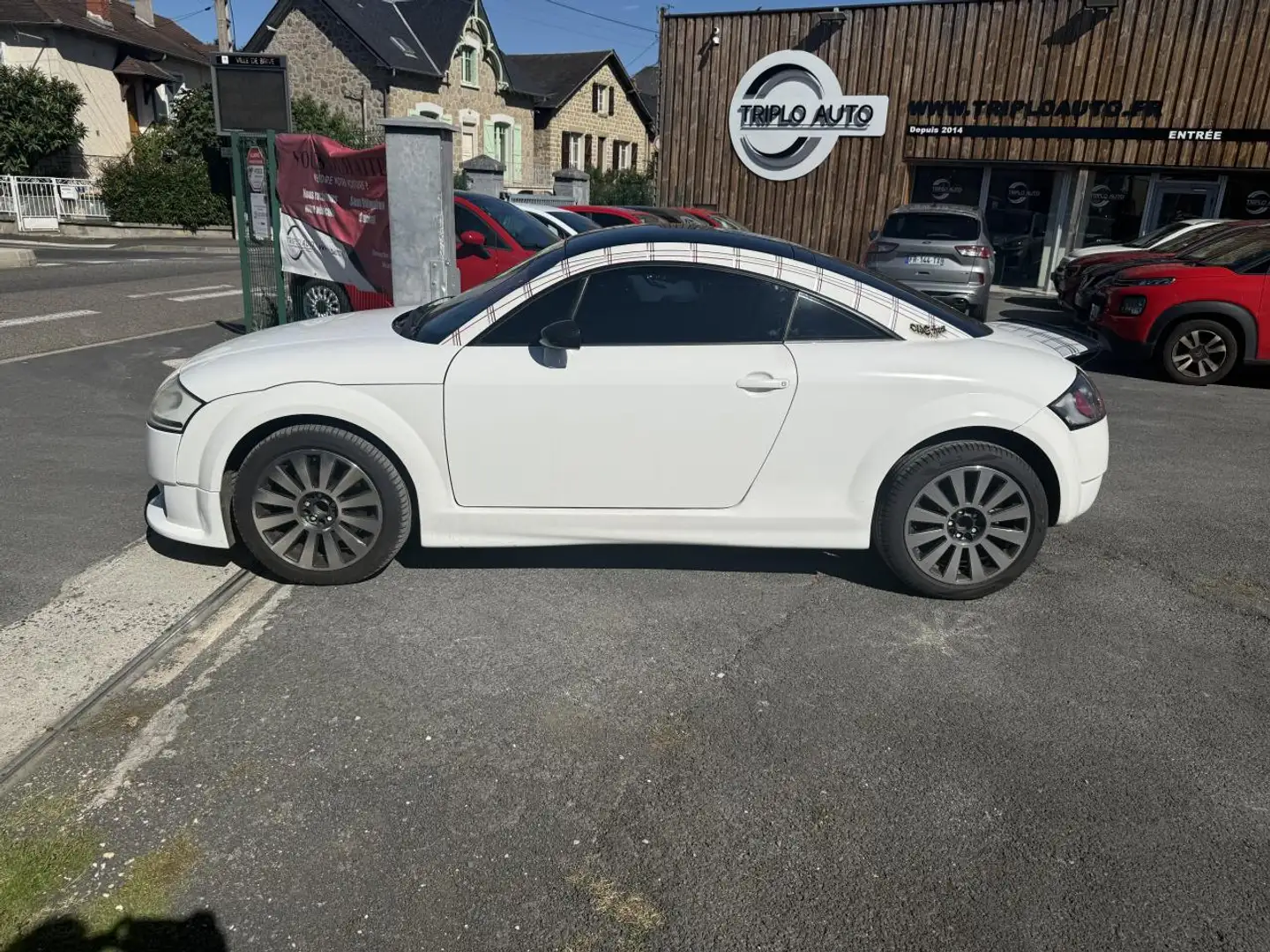 Audi TT Coupé 1.8i Tbo - 180  COUPE . Gris - 2