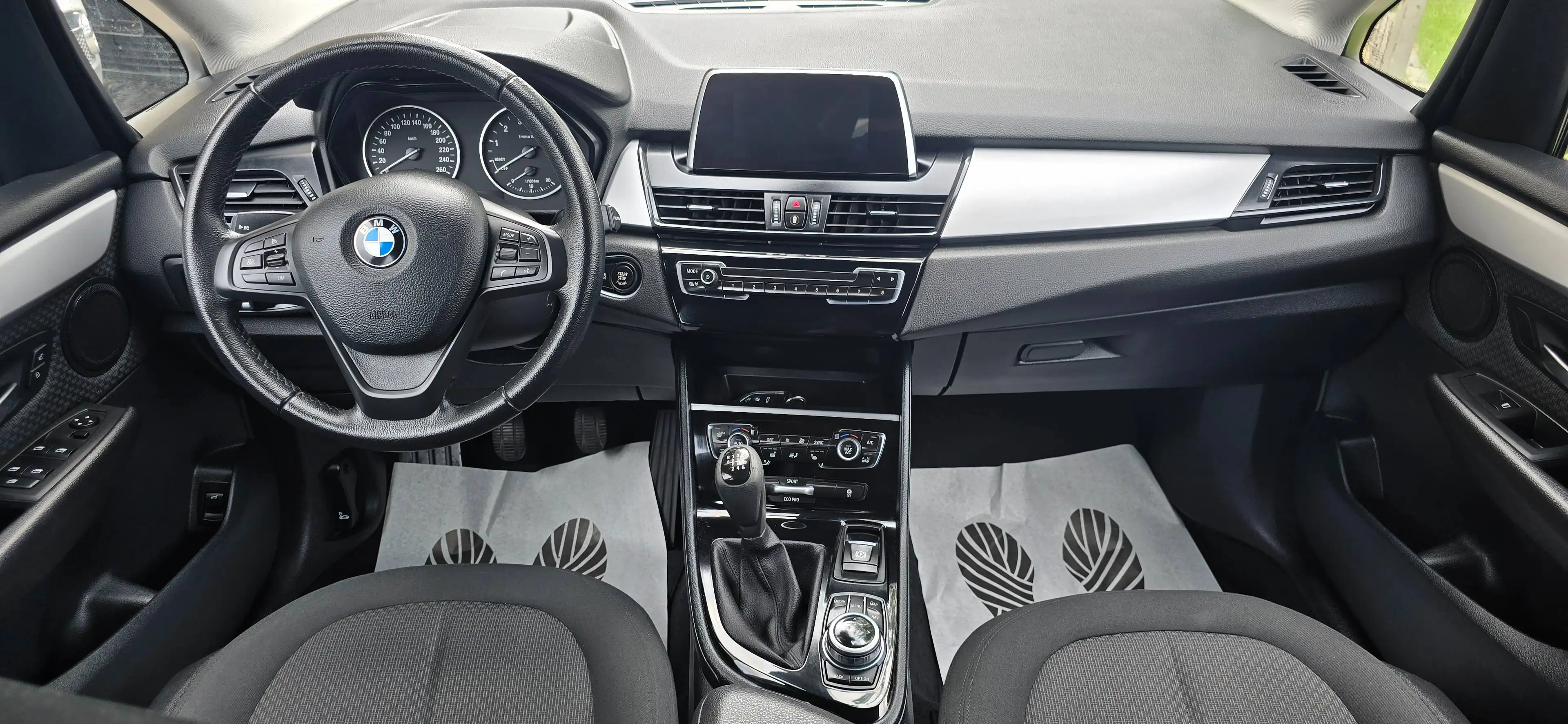 BMW 218 218 i Advantage — photo 14