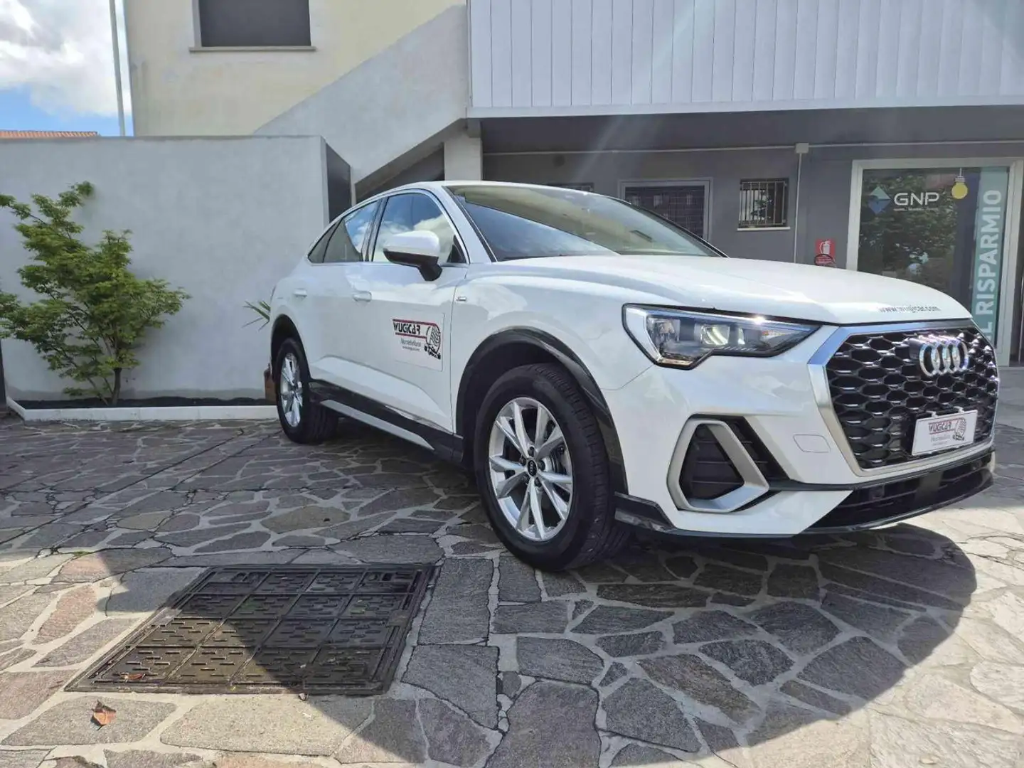 Audi Q3 SPB 35 TFSI *s-line esterno Blanc - 1