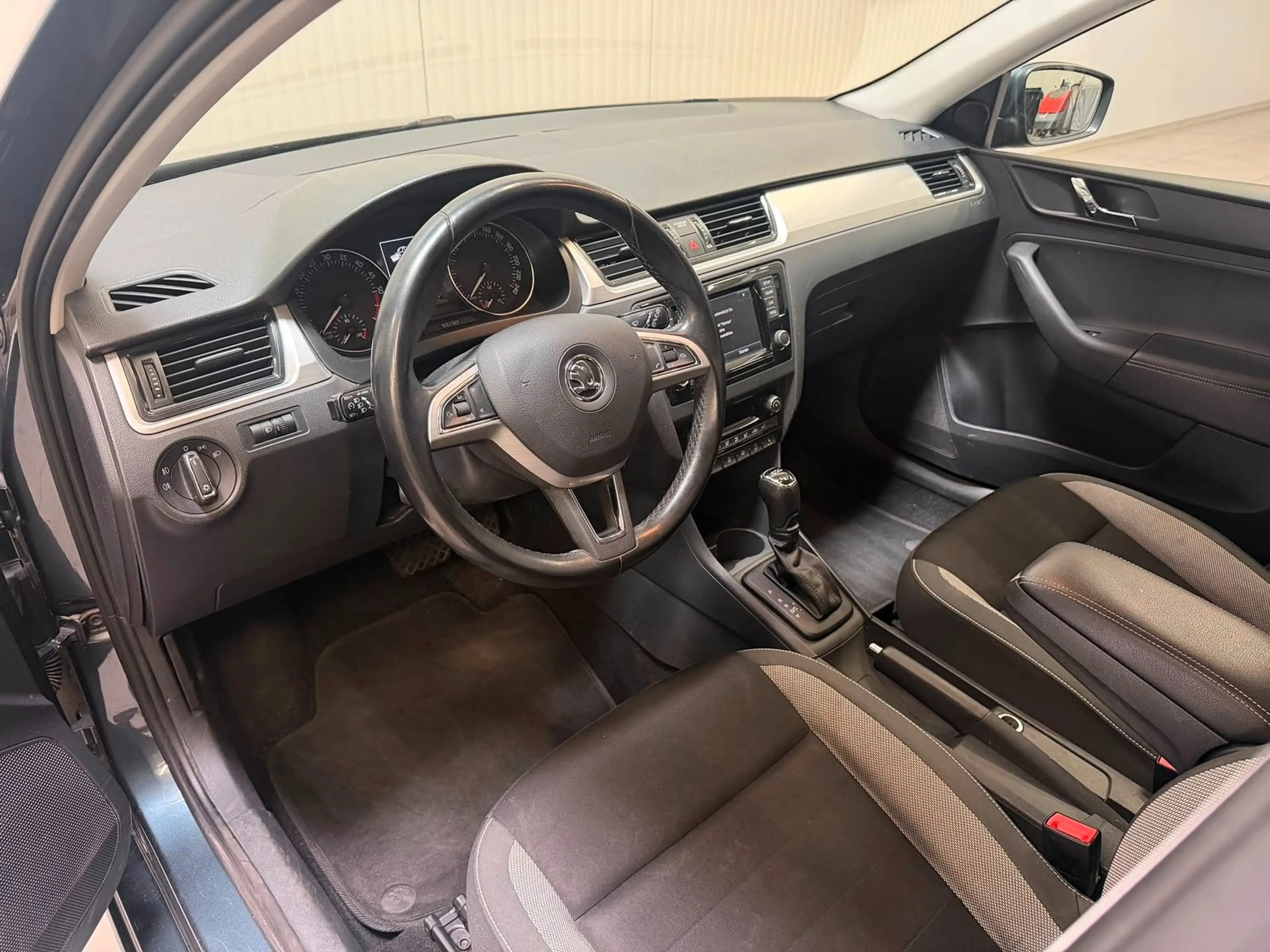 Skoda Rapid/Spaceback Spaceback/SHZ/MFL/AUTOMATIK/1.4d/ — photo 9