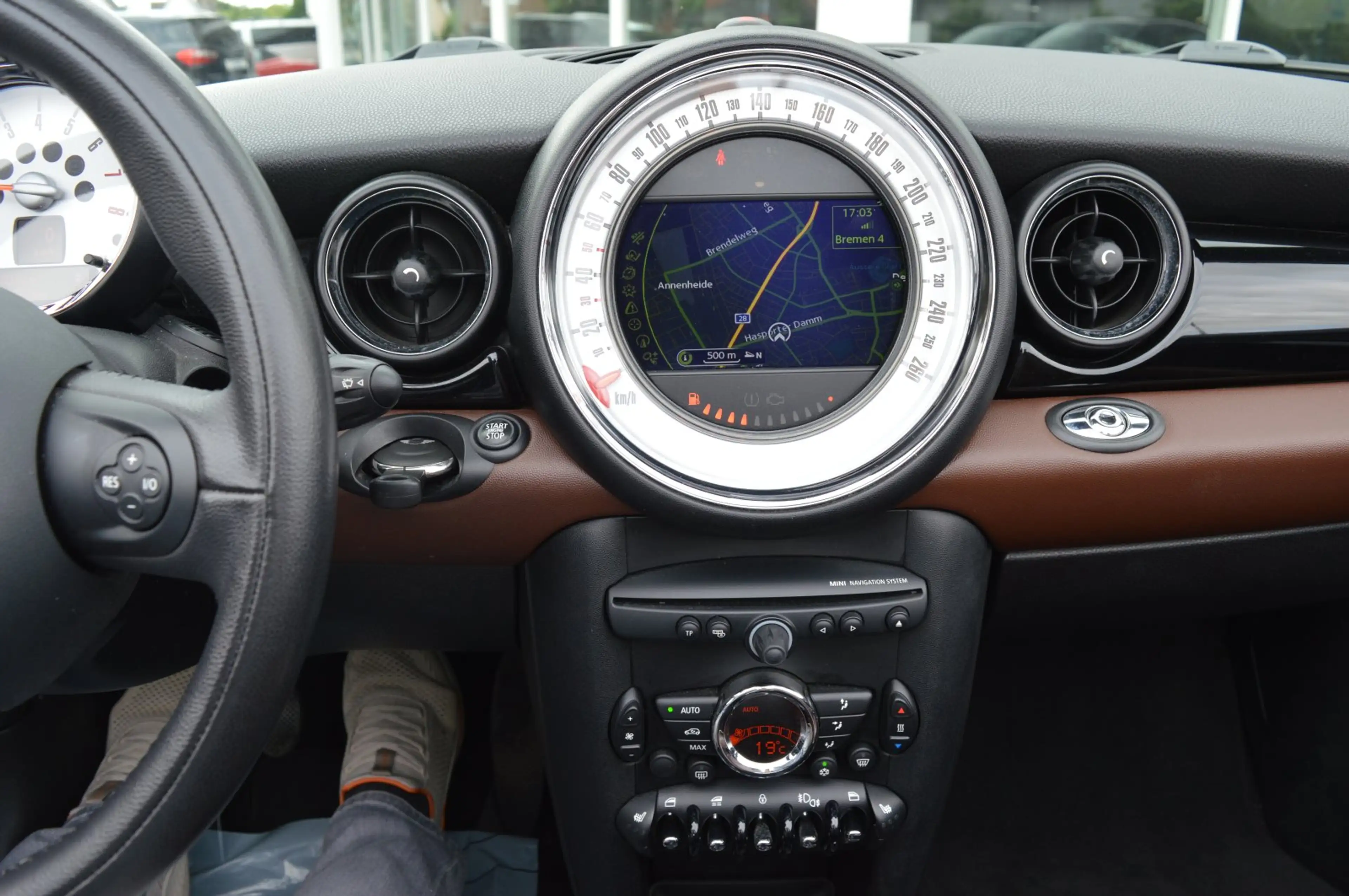 MINI Cooper Cabrio 1.6 16V Chili Leder/Navi/Xenon/SH/PDC/Alu 17 — photo 8
