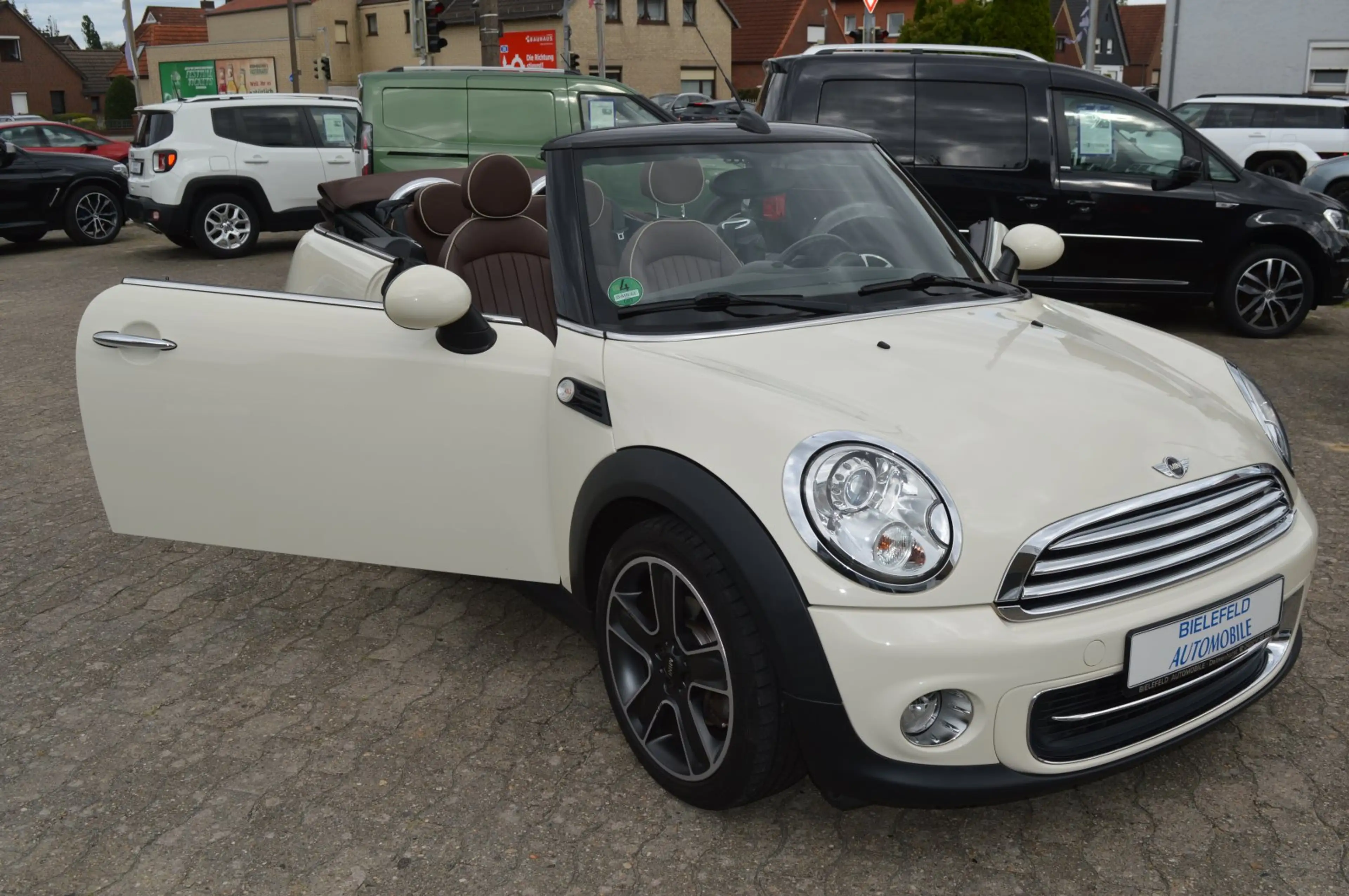MINI Cooper Cabrio 1.6 16V Chili Leder/Navi/Xenon/SH/PDC/Alu 17