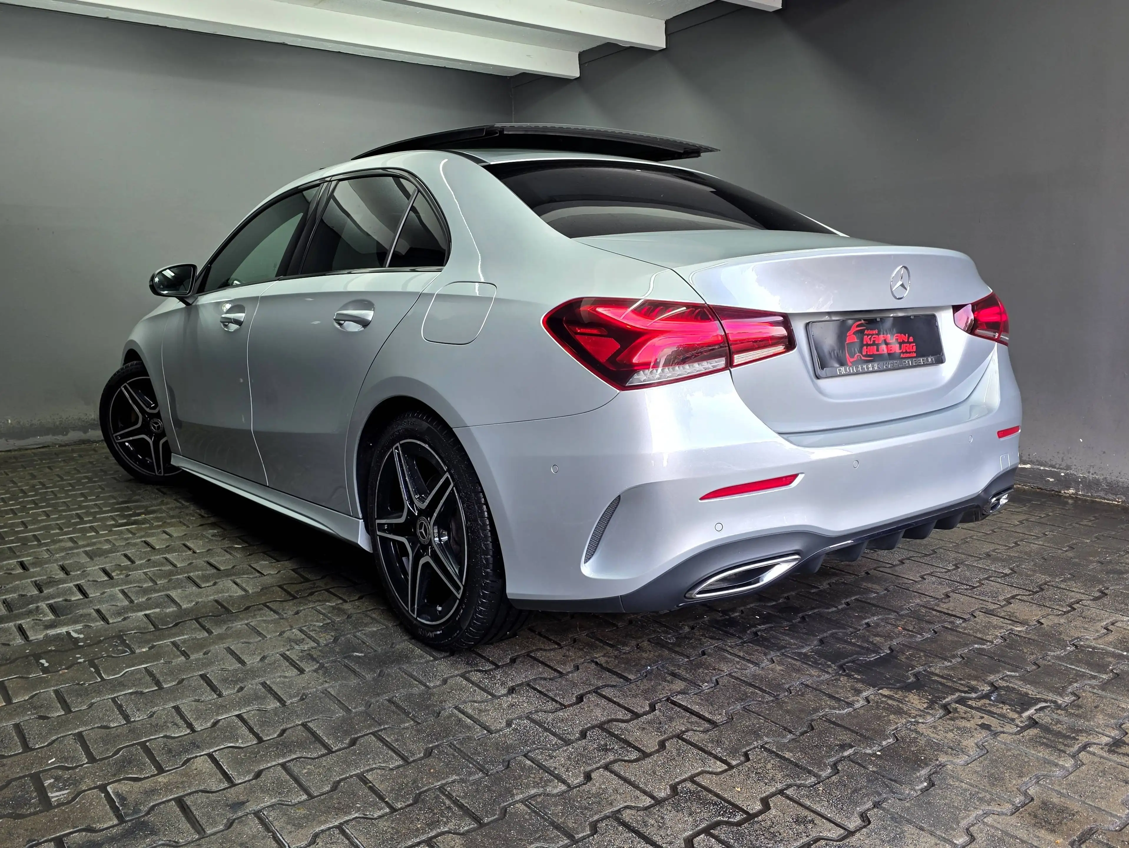 Mercedes-Benz A 200 LIMOUSINE, AMG LINE, PANO, R-KAMERA, LED — photo 4