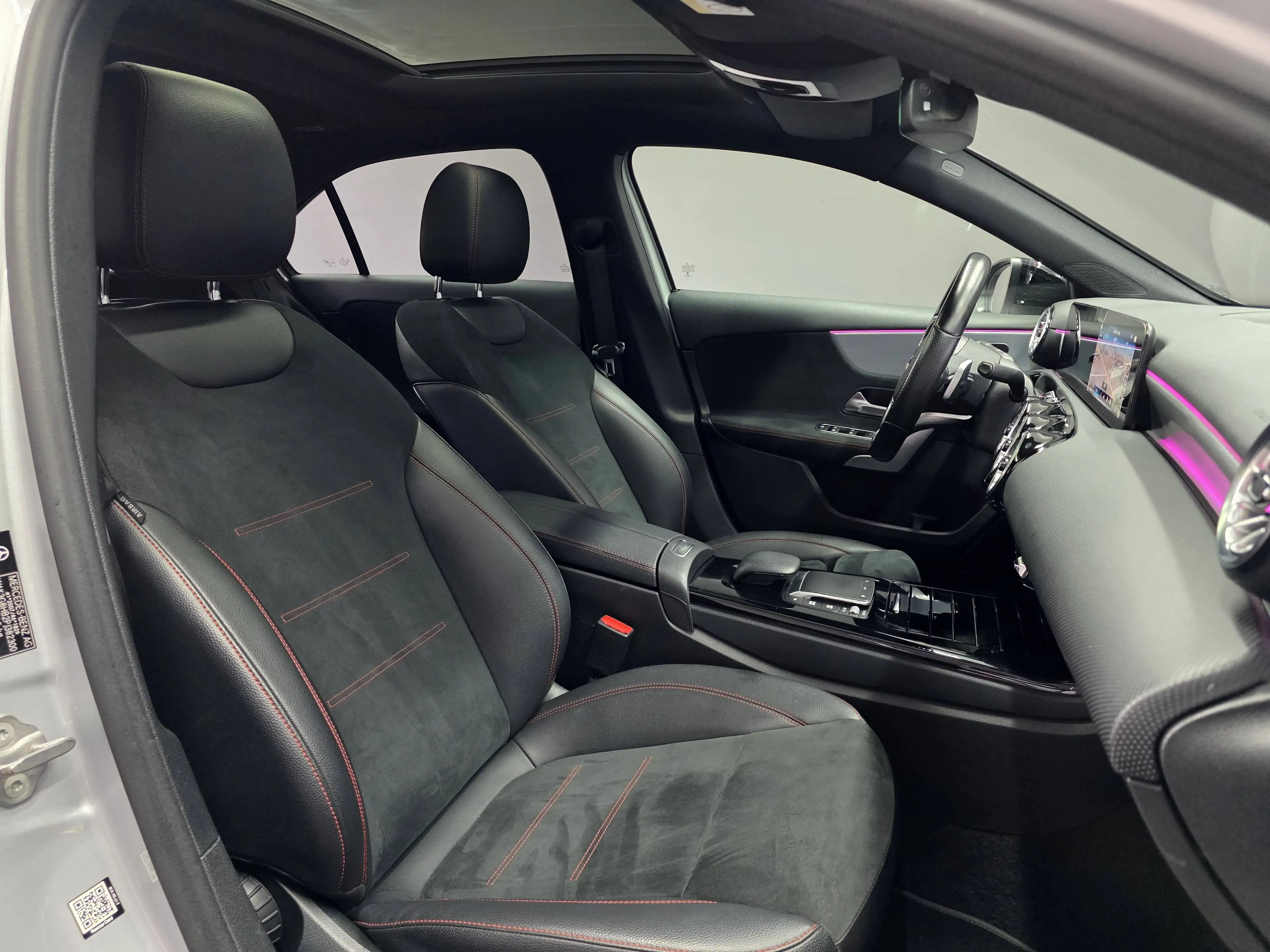 Mercedes-Benz A 200 LIMOUSINE, AMG LINE, PANO, R-KAMERA, LED — photo 11