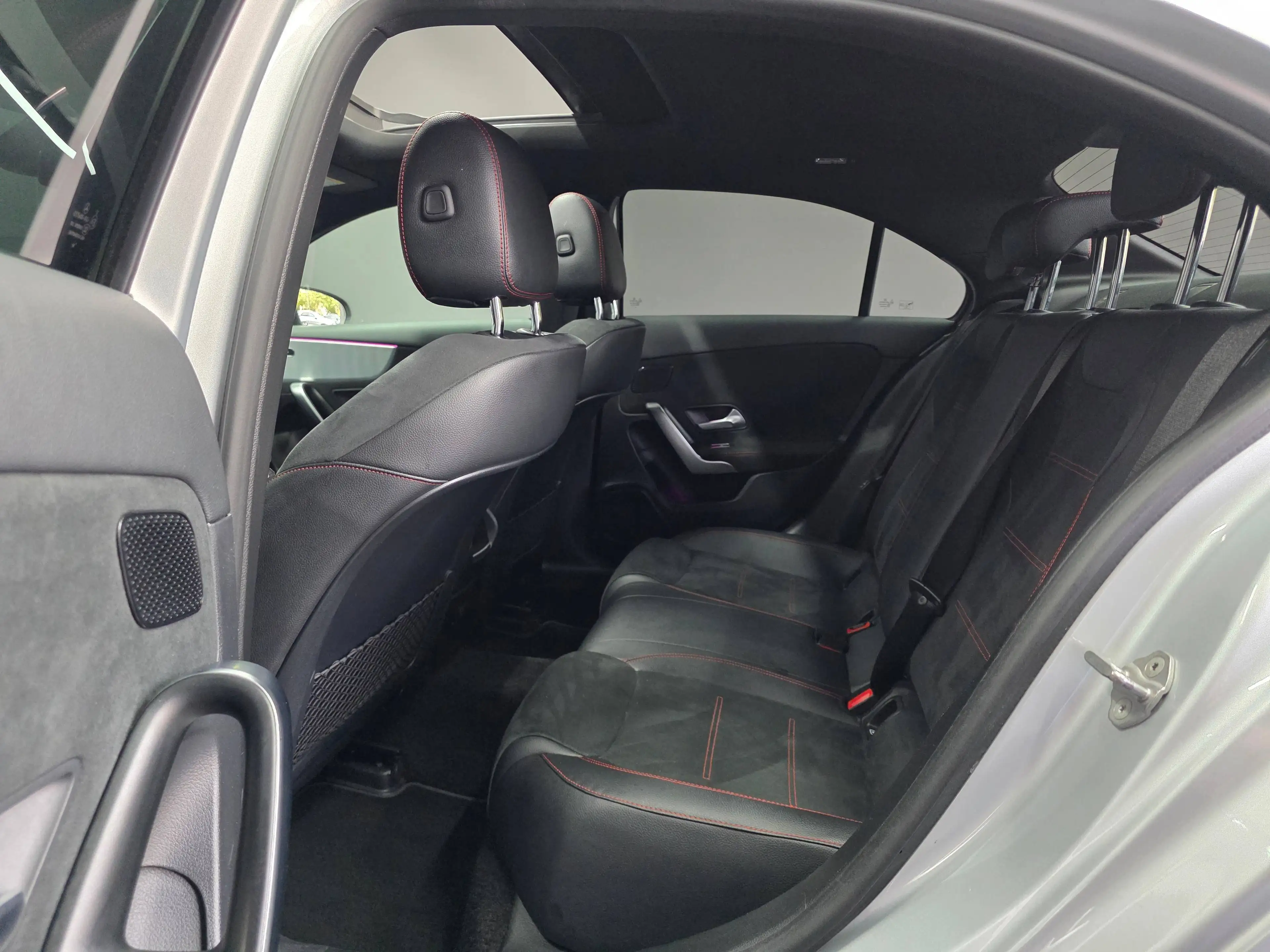 Mercedes-Benz A 200 LIMOUSINE, AMG LINE, PANO, R-KAMERA, LED — photo 12