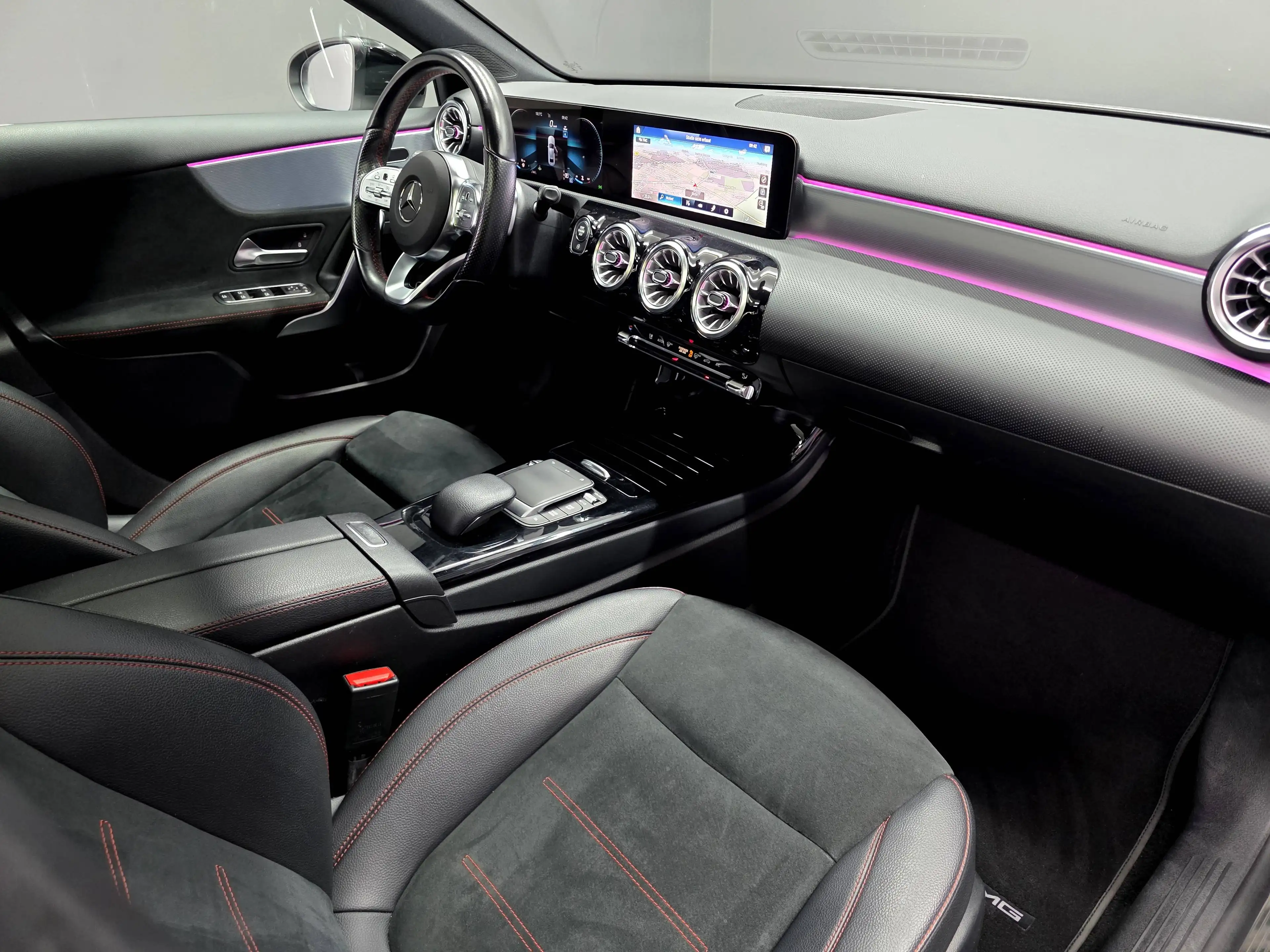 Mercedes-Benz A 200 LIMOUSINE, AMG LINE, PANO, R-KAMERA, LED — photo 10