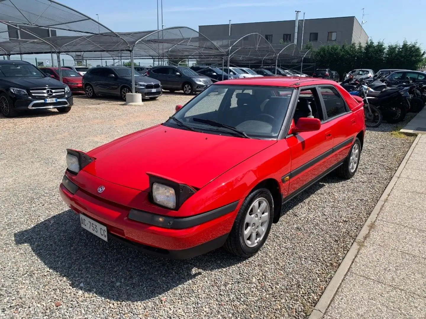 Mazda 323 1.8i  16V cat 5porte Rosso - 2