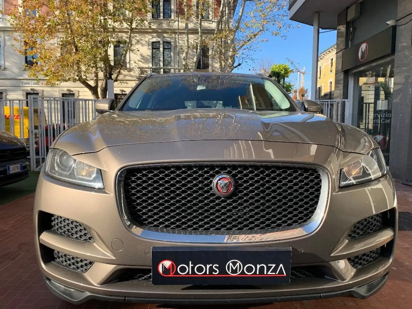 Jaguar F-Pace 2.0d  awd 180cv- tetto panoramico apribile siva - 1