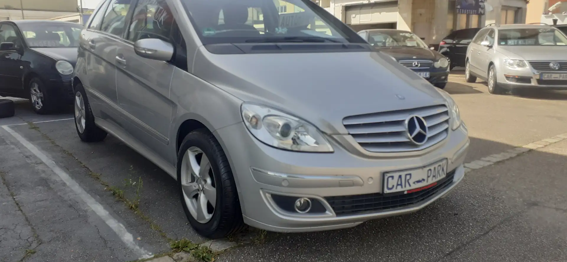 Mercedes-Benz B 200 BENZIN  Automatik Srebrny - 1