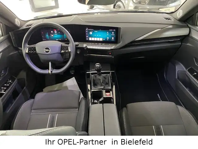 Opel Astra view 12