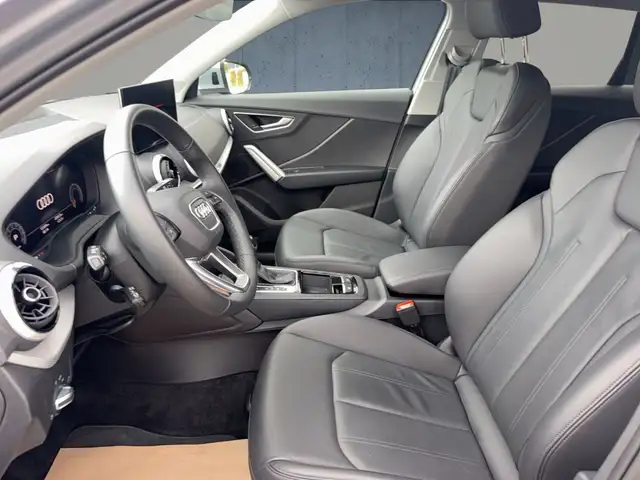 Audi Q2 view 9