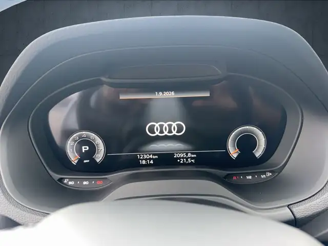 Audi Q2 view 10