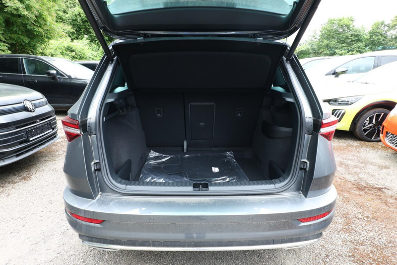 Skoda Karoq Sportline DSG Sportl AHK 19Z Matrix Nav 360° Ca... — photo 11