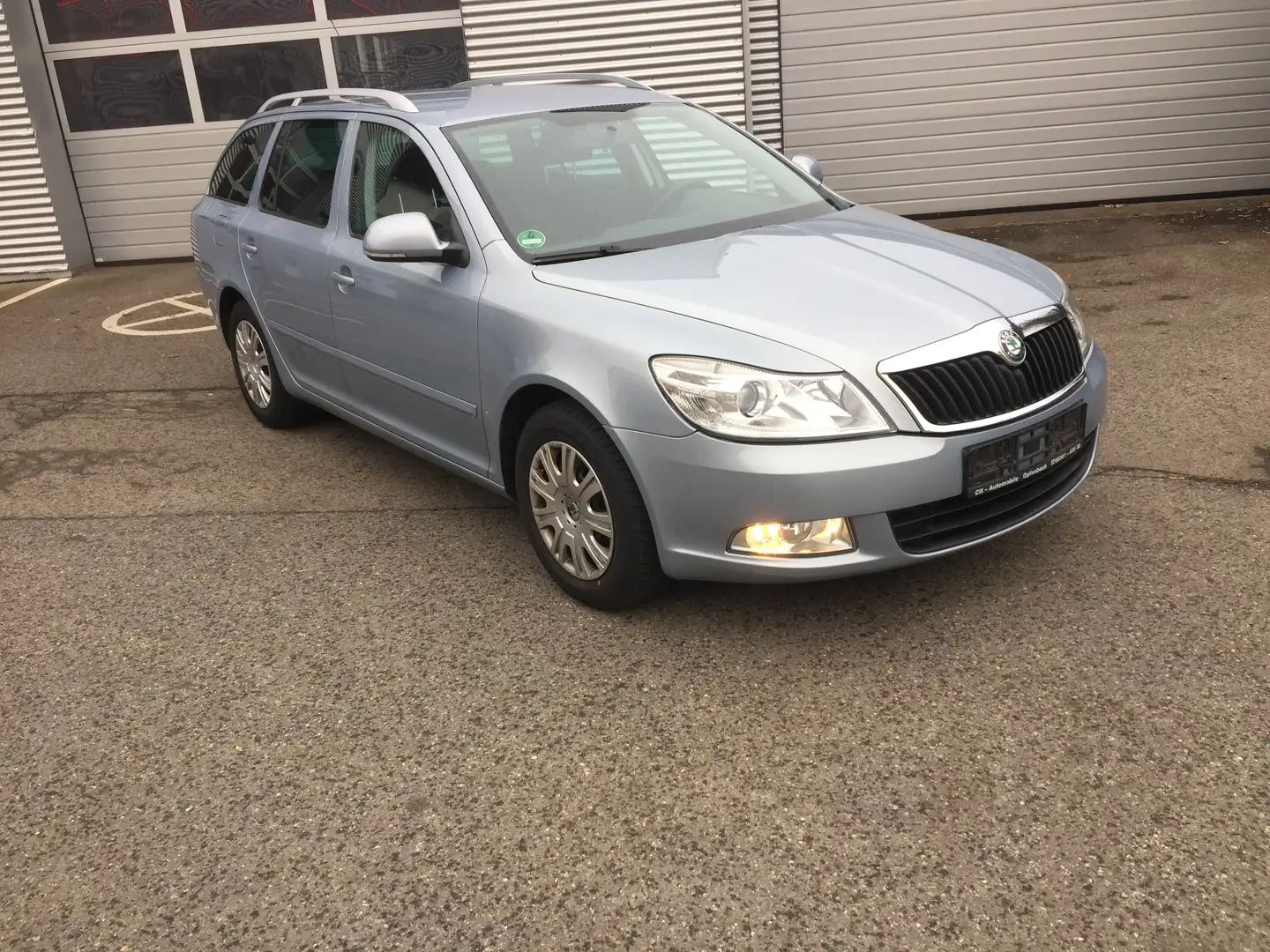 Skoda Octavia Ambiente KOMBI AUTOMATİK Modrá - 1