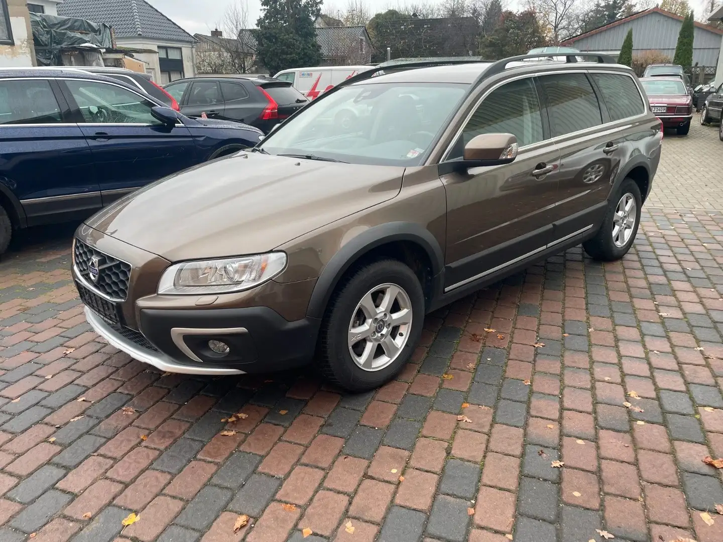 Volvo XC70 D4 Kinetic AWD Shz, Xenon, 1.Hand, - 1