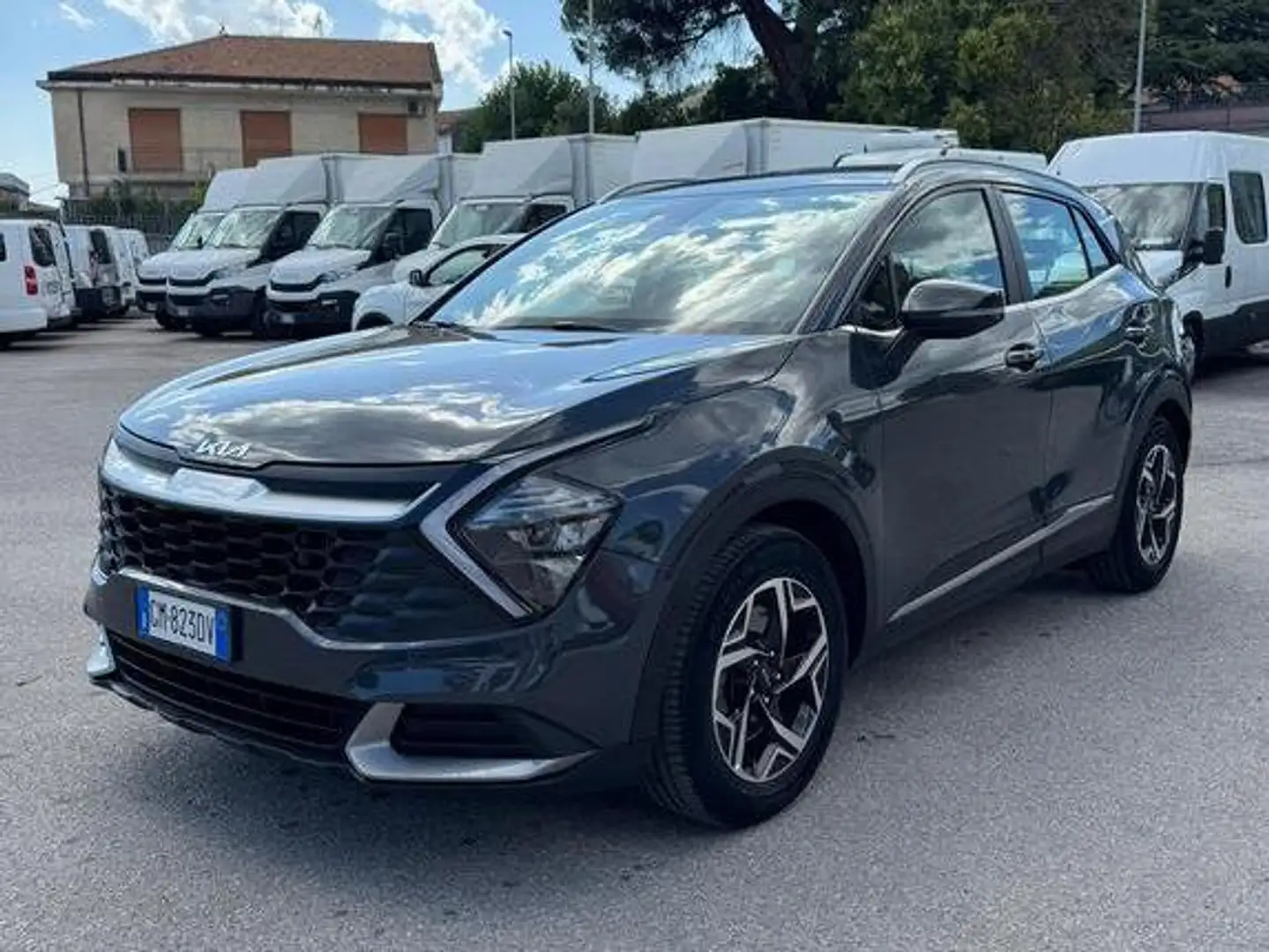 Kia Sportage 1.6TGDI 150cv MANUALE B/GPL Anno 2022 Grigio - 2