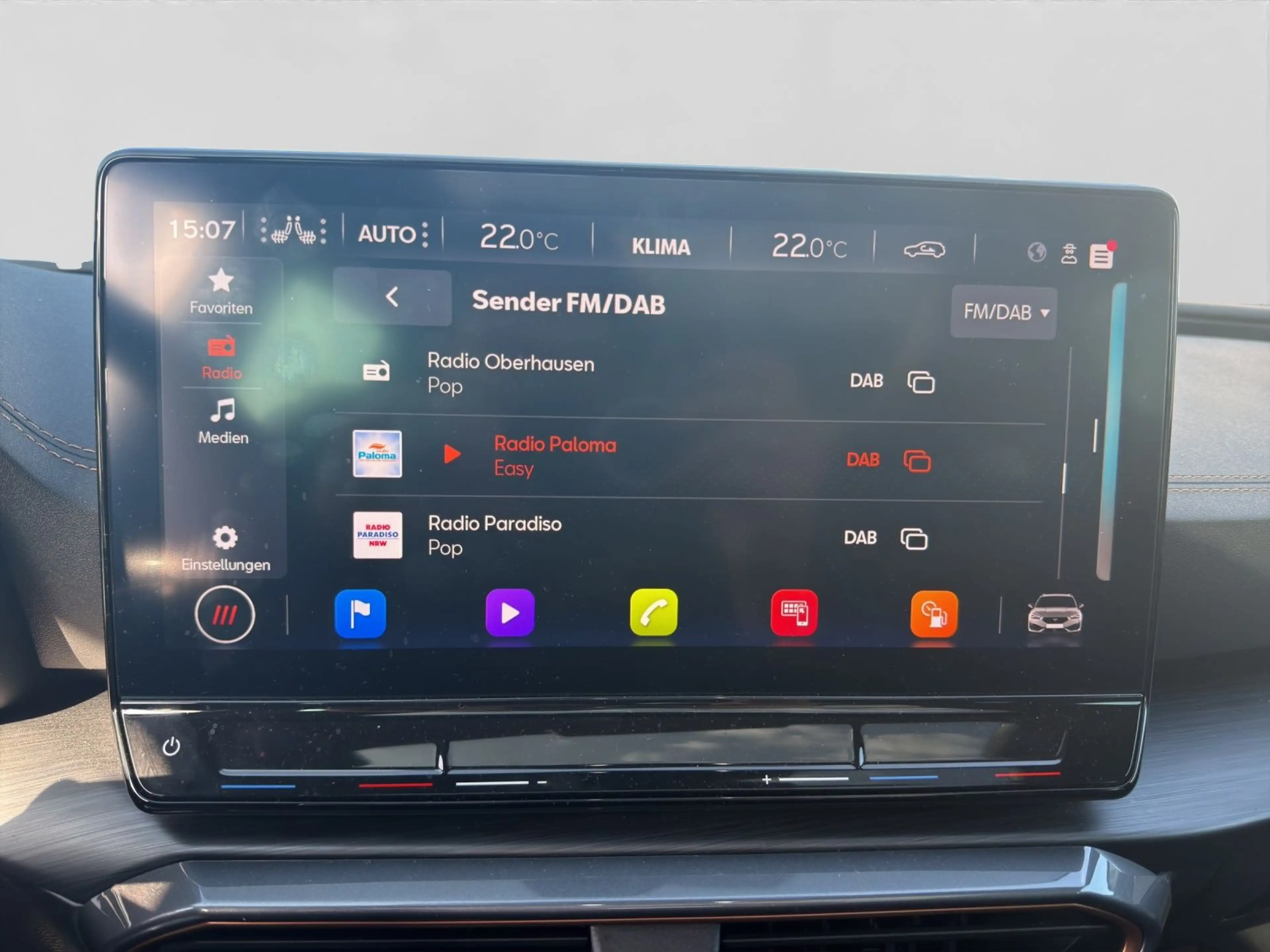 CUPRA Leon Sportstourer 2.0 TSI DSG VZ PANO MATRIX PDC — photo 13