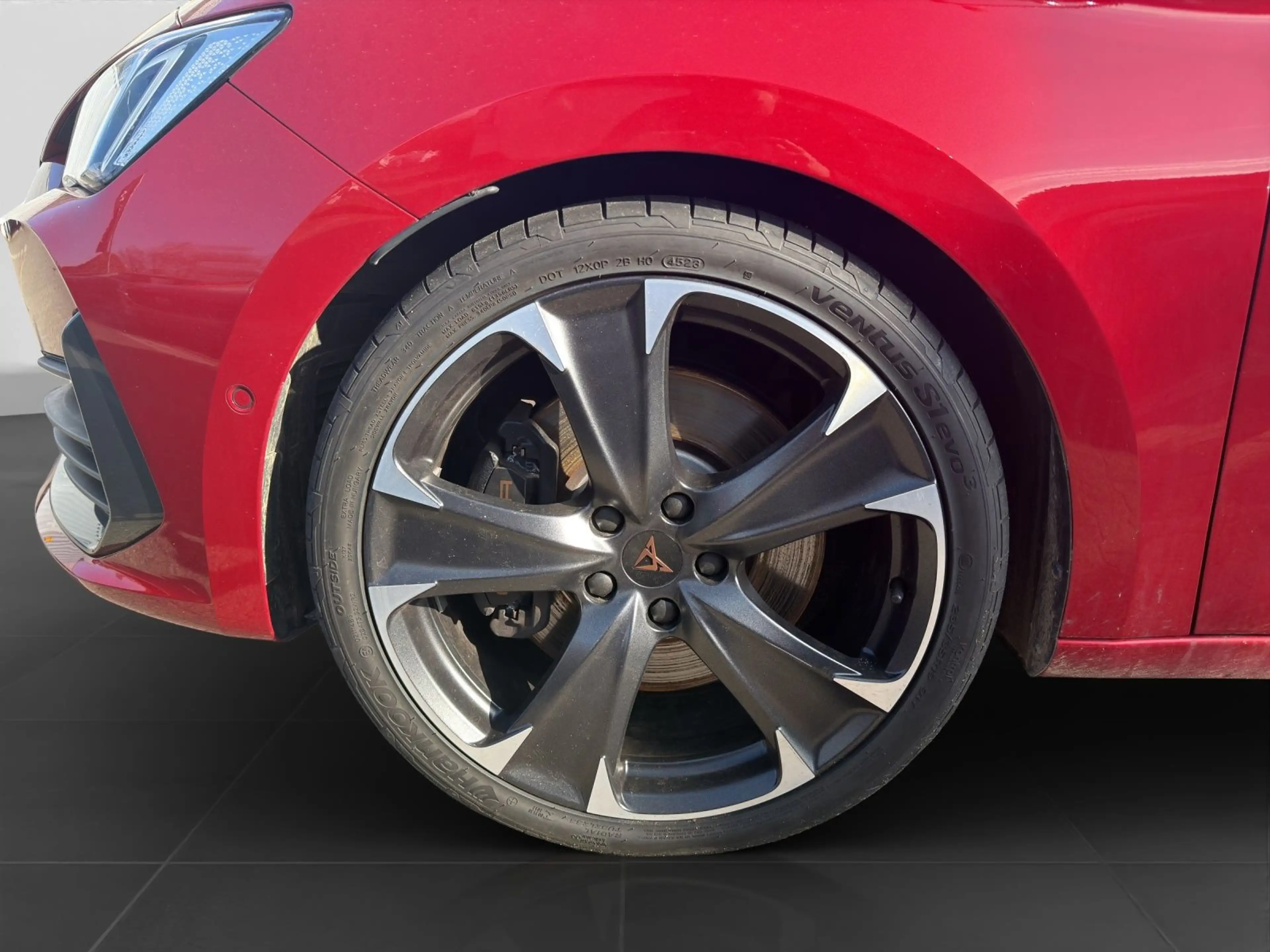 CUPRA Leon Sportstourer 2.0 TSI DSG VZ PANO MATRIX PDC — photo 7