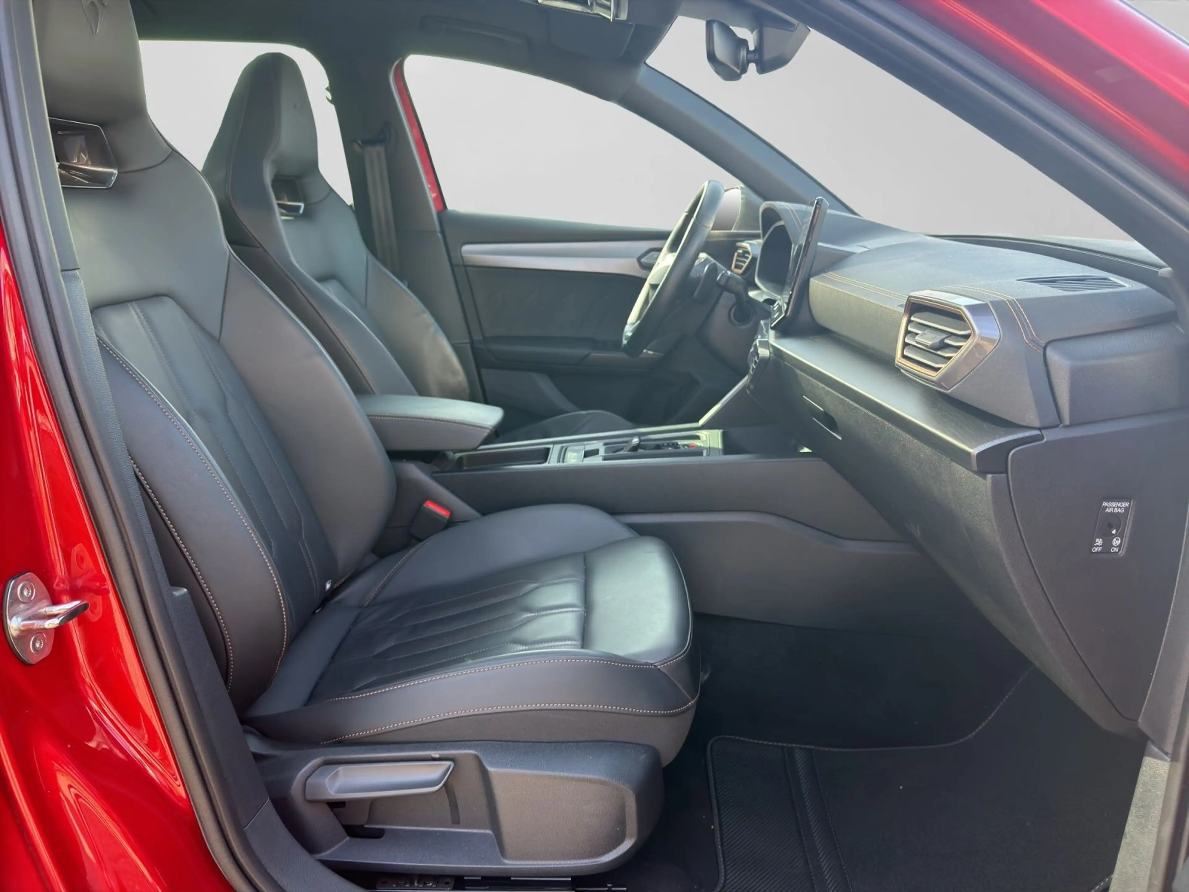 CUPRA Leon Sportstourer 2.0 TSI DSG VZ PANO MATRIX PDC — photo 4