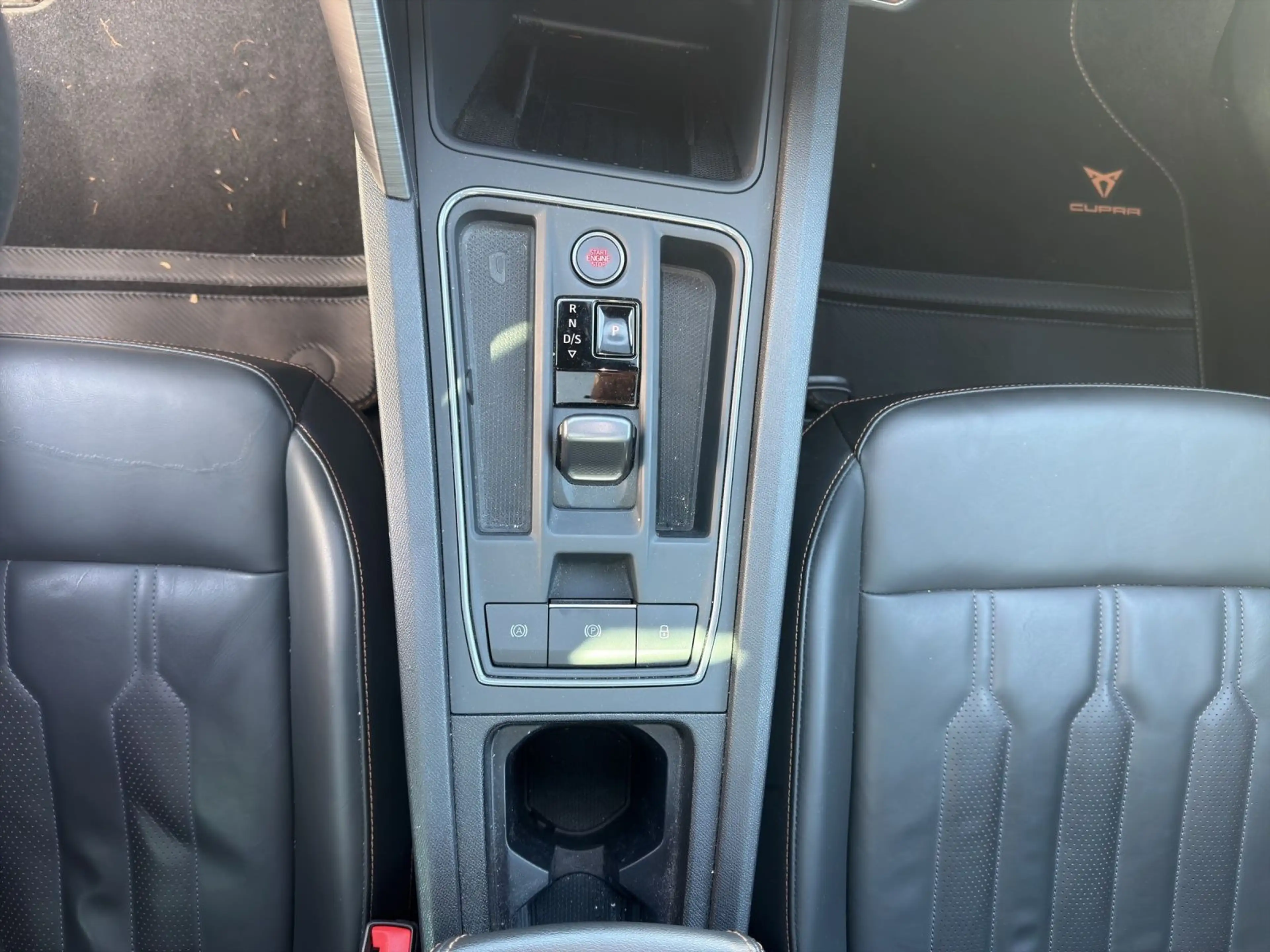 CUPRA Leon Sportstourer 2.0 TSI DSG VZ PANO MATRIX PDC — photo 11