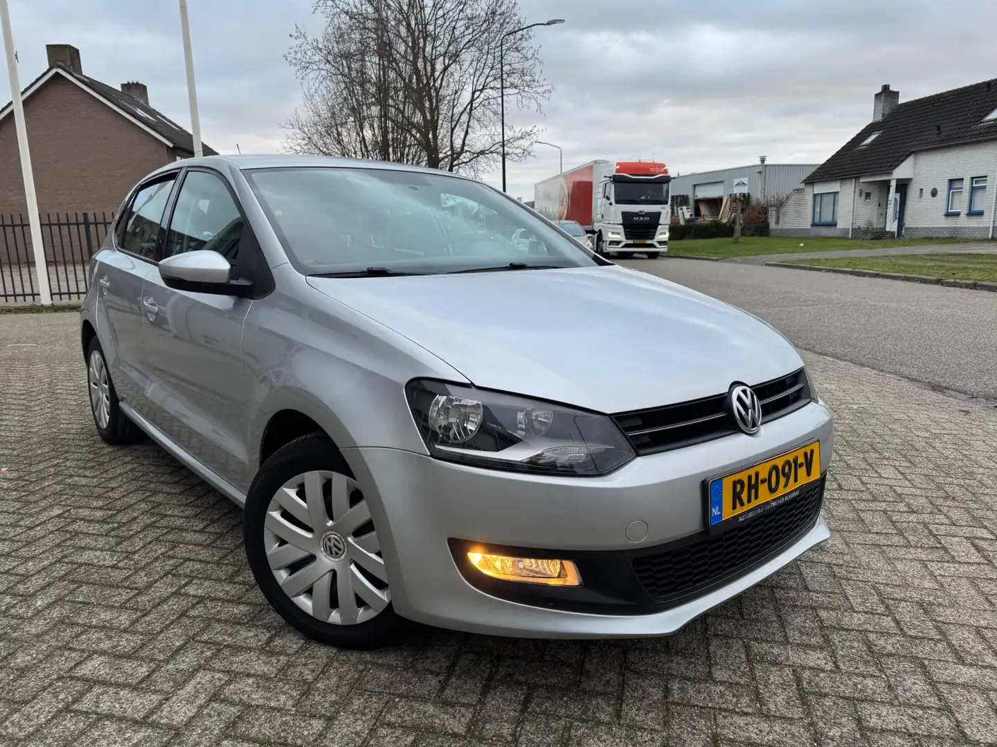 Volkswagen Polo 1.4-16V Comfortline Airco,5 DRS, Nieuwe APK Grigio - 2