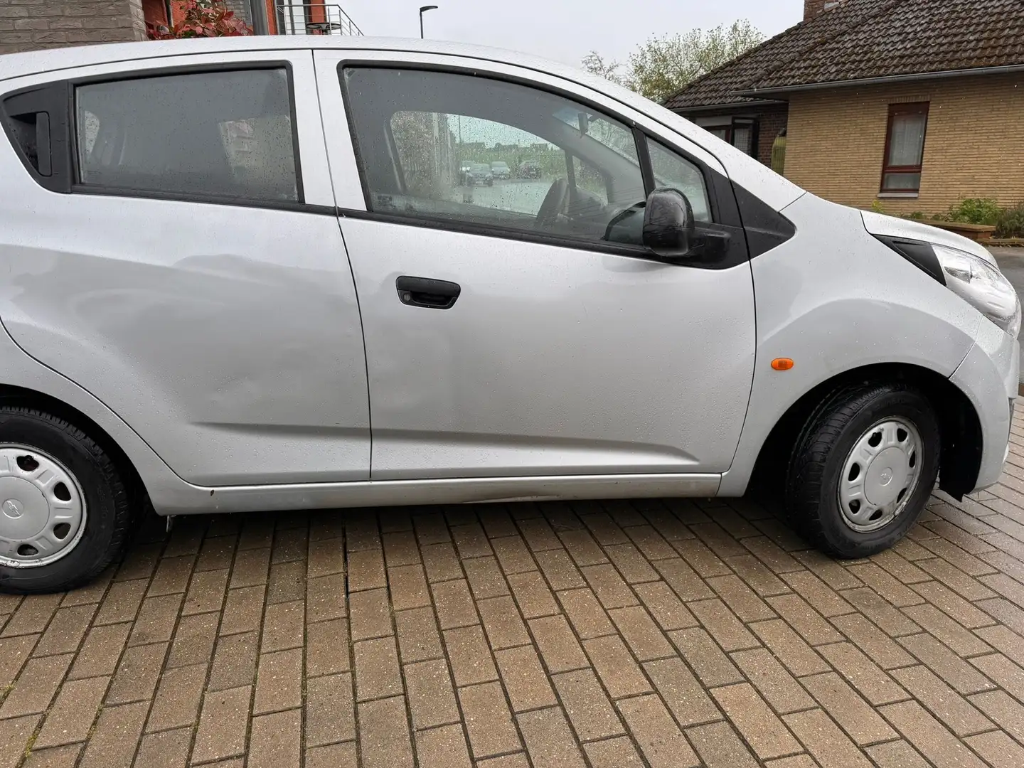 Chevrolet Spark 1.0 LS Gümüş rengi - 1