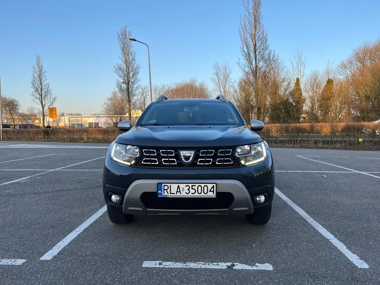 Dacia Duster 1.6 Prestige Grijs - 2