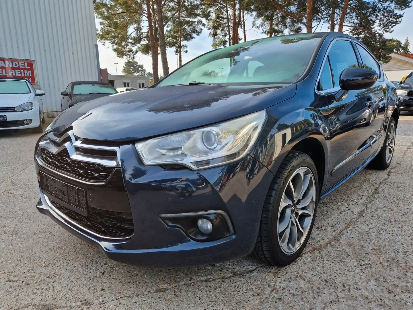 Citroen DS4 SPORTCHiC 1.6i *200PS* LEDER NAVi XENON PDC Blau - 1