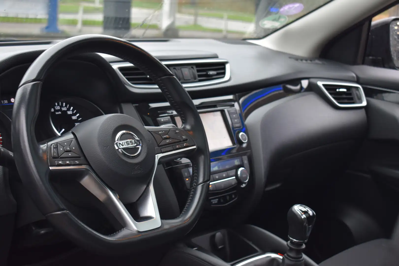 Nissan Qashqai 1.3 DIG-T N-Connecta Panoramadak | Navigatie | Ron Gris - 2