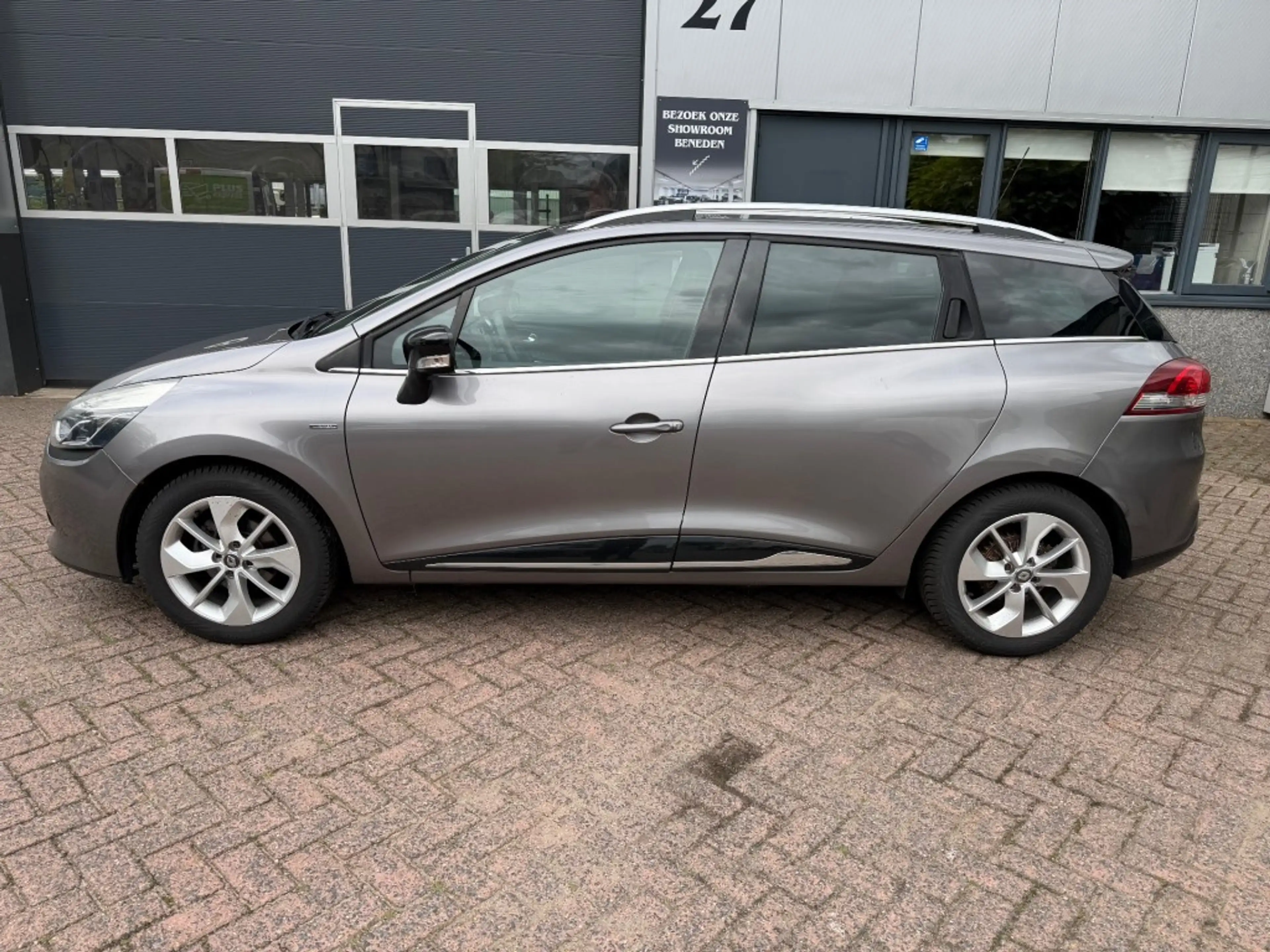 Renault Clio 0.9 TCE LIMITED — photo 2