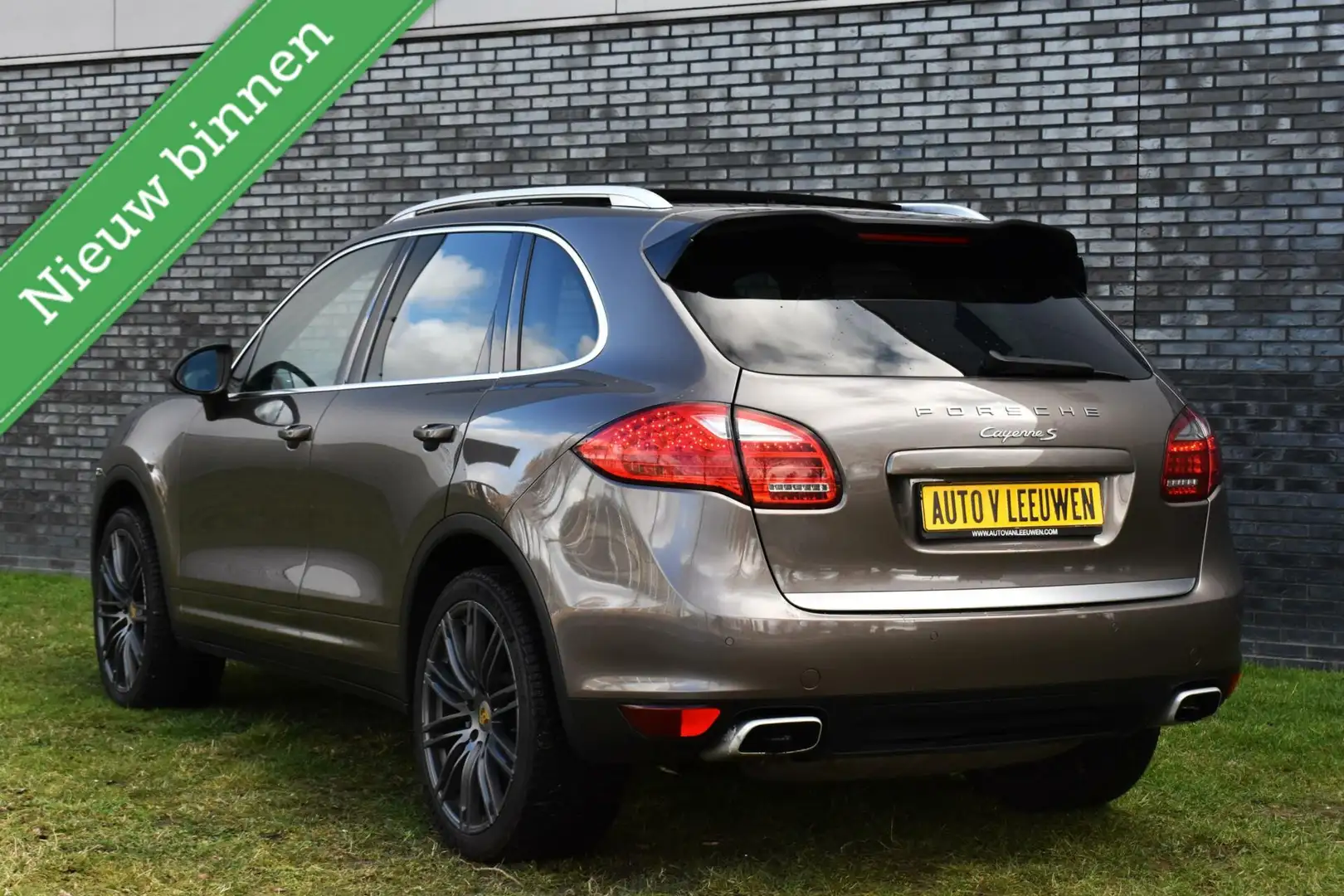 Porsche Cayenne 4.8 V8 S PANODAK/LEDER/XENON/NAVI/STOELVW/ETC.! Grijs - 2