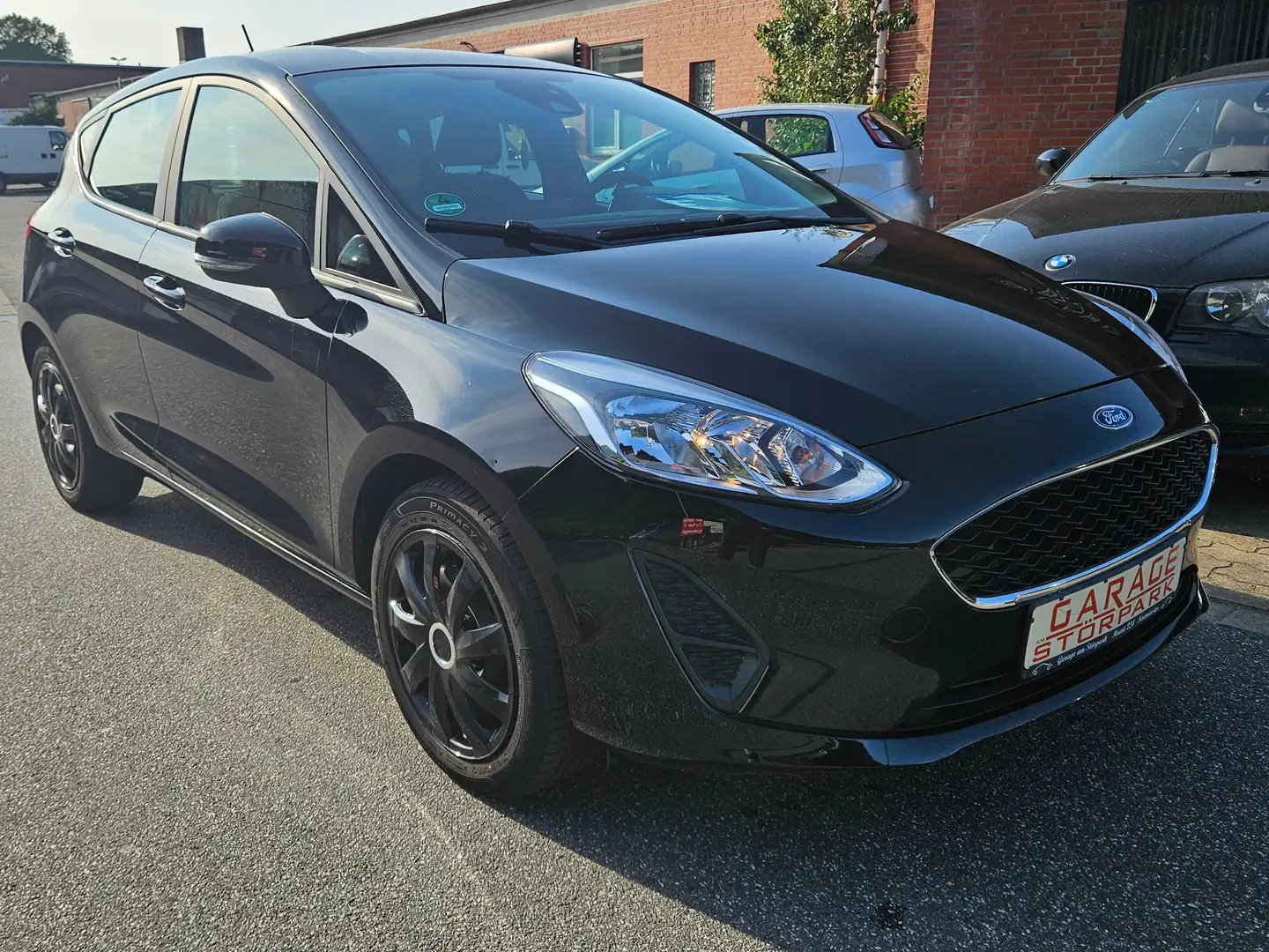 Ford Fiesta 1.1 TREND 1ter HAND-NAVI-PDC- INSP. &TÜV&AU NEU Schwarz - 1
