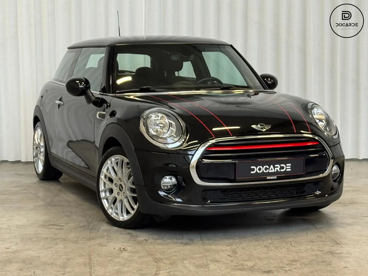 MINI Cooper 1.5 Pepper | 17" | Navi | Airco | PDC | Garantie Zwart - 1
