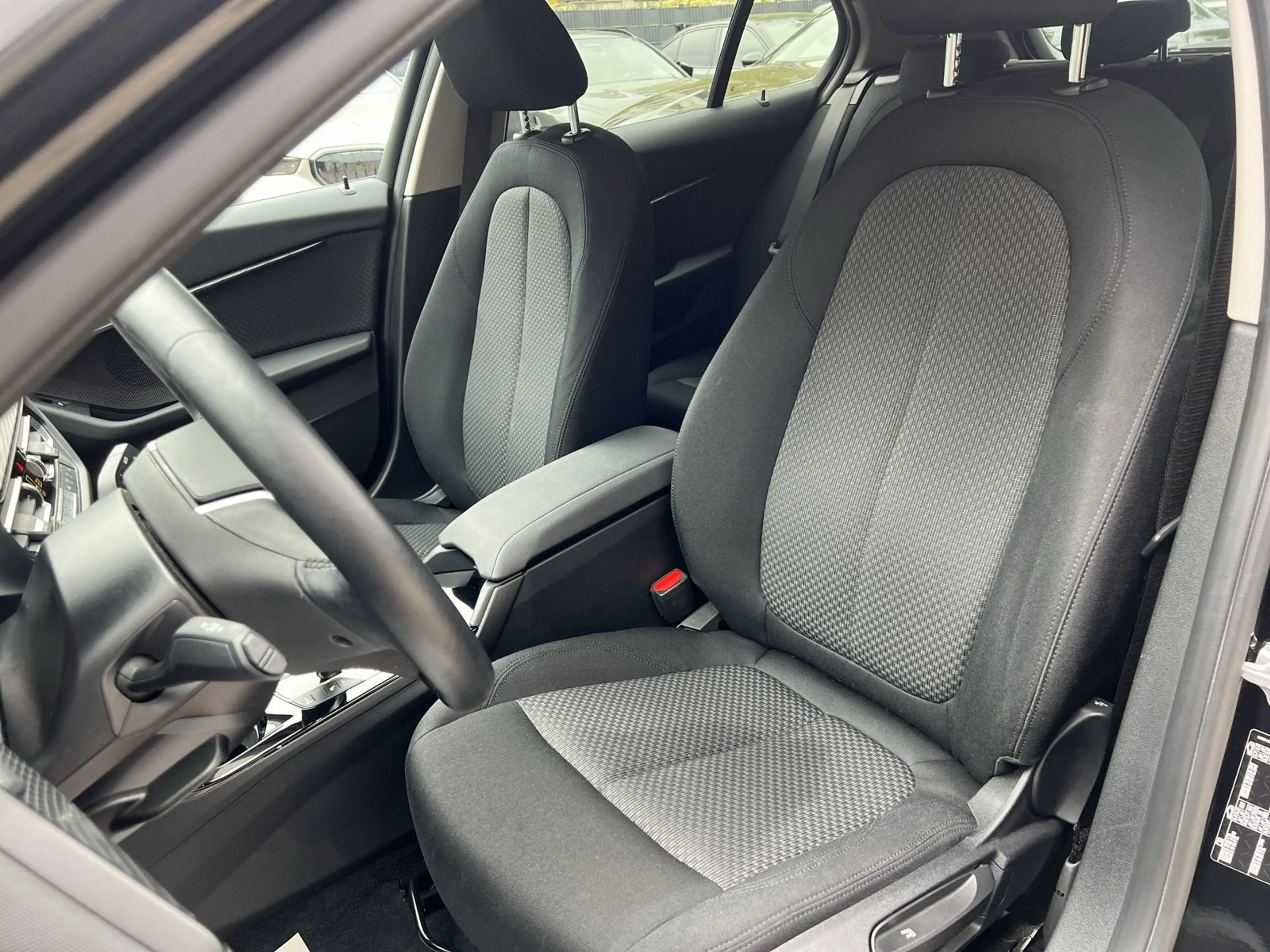 BMW 118 i LED Advantage — photo 9