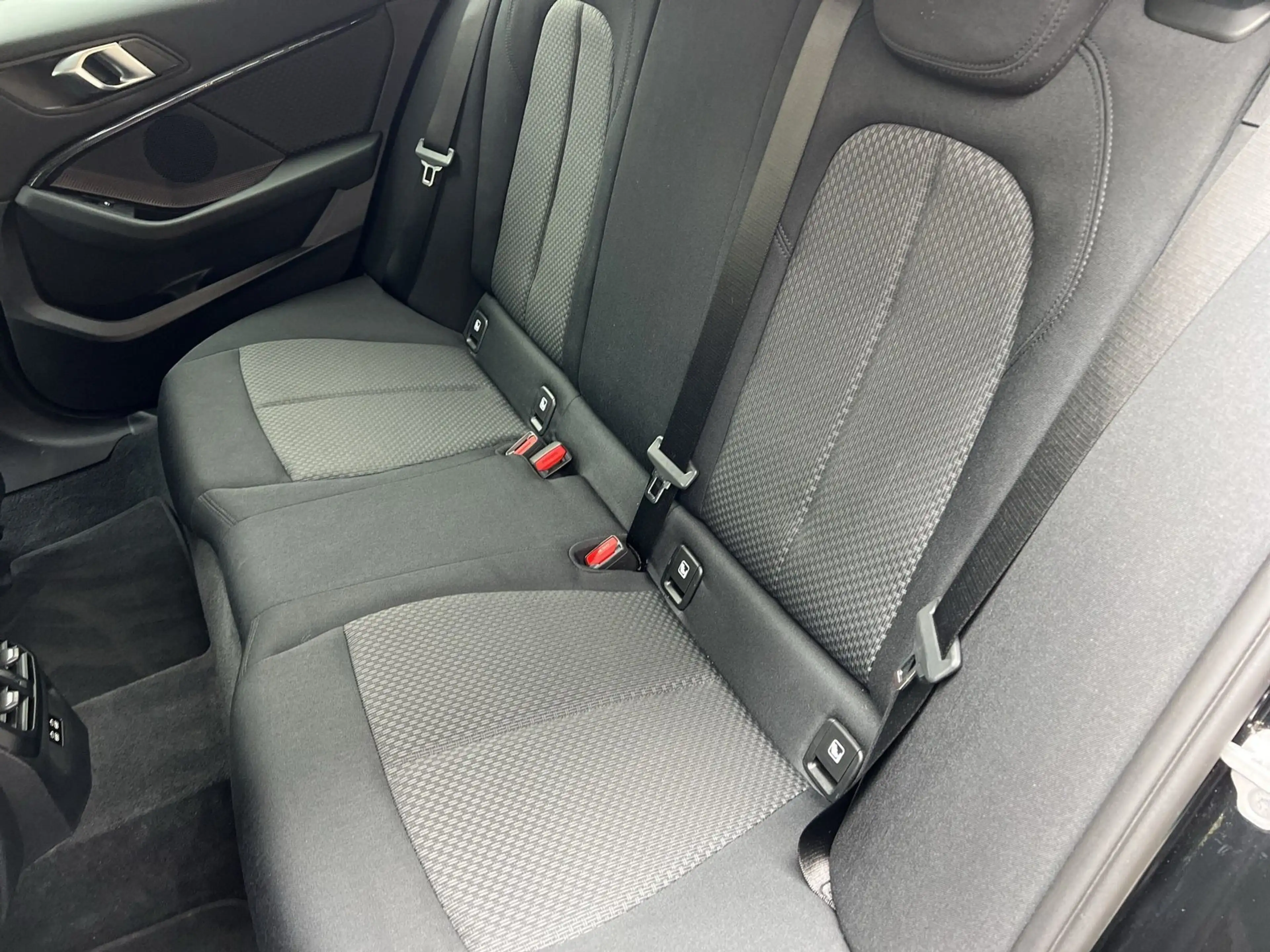 BMW 118 i LED Advantage — photo 12