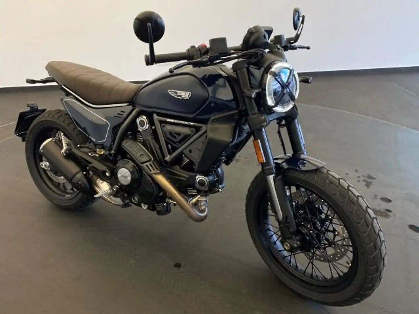 Ducati Scrambler 800 Nightshift Blau - 2